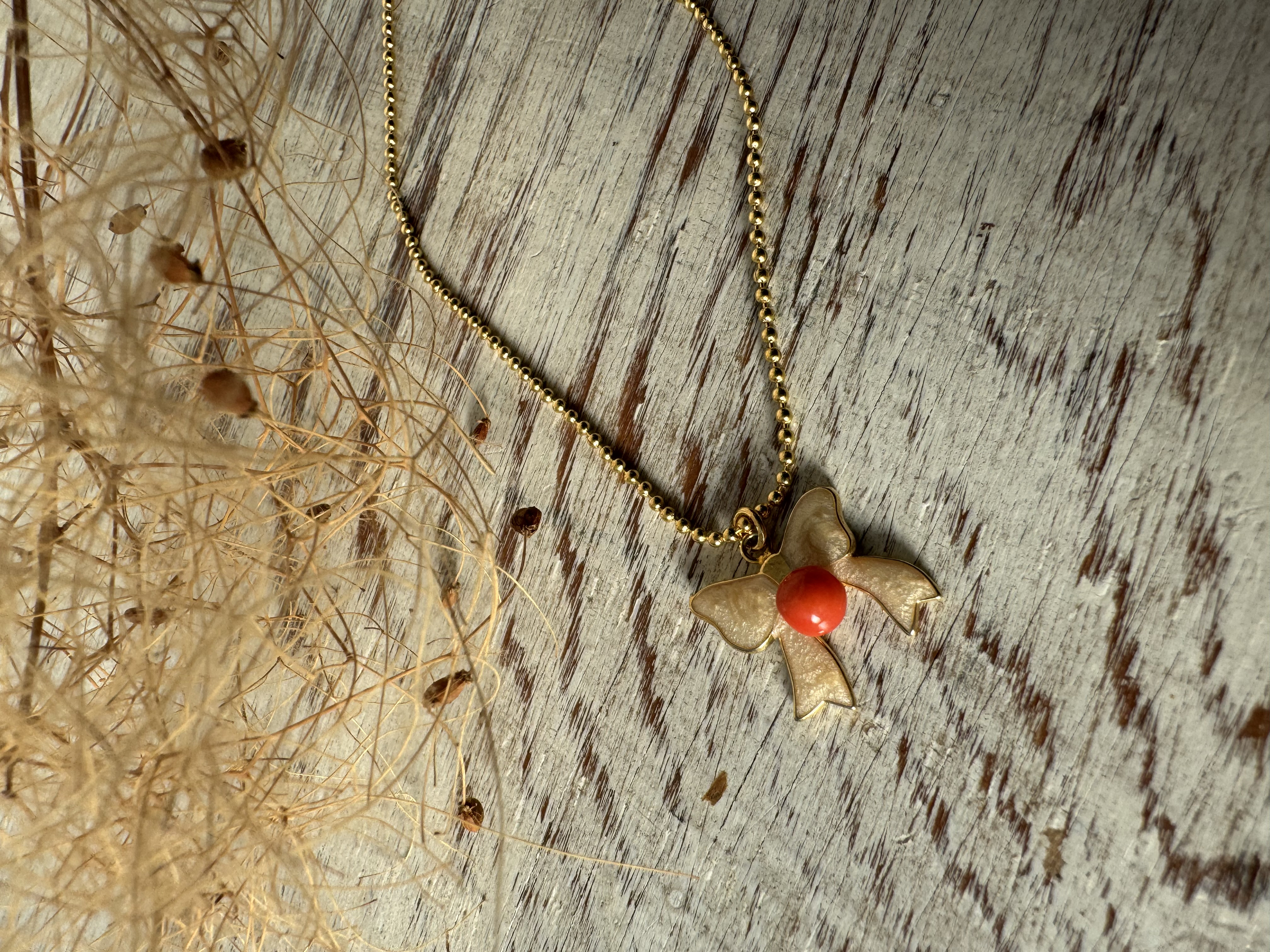 【送料無料企画品】Natural Precious Coral"（天然宝石珊瑚）高知産　赤珊瑚　ペンダント【りぼん　結】