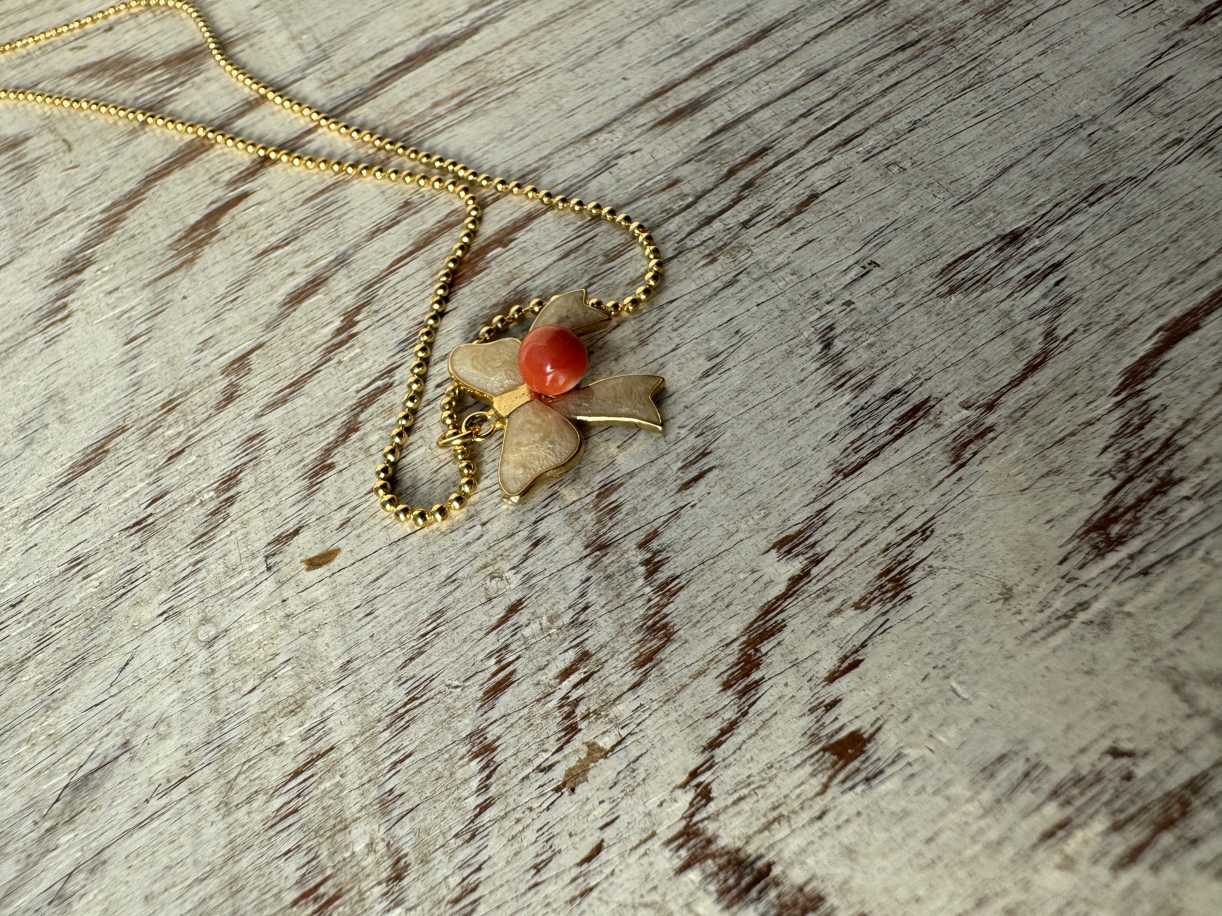 【送料無料企画品】Natural Precious Coral"（天然宝石珊瑚）高知産　赤珊瑚　ペンダント【りぼん　結】