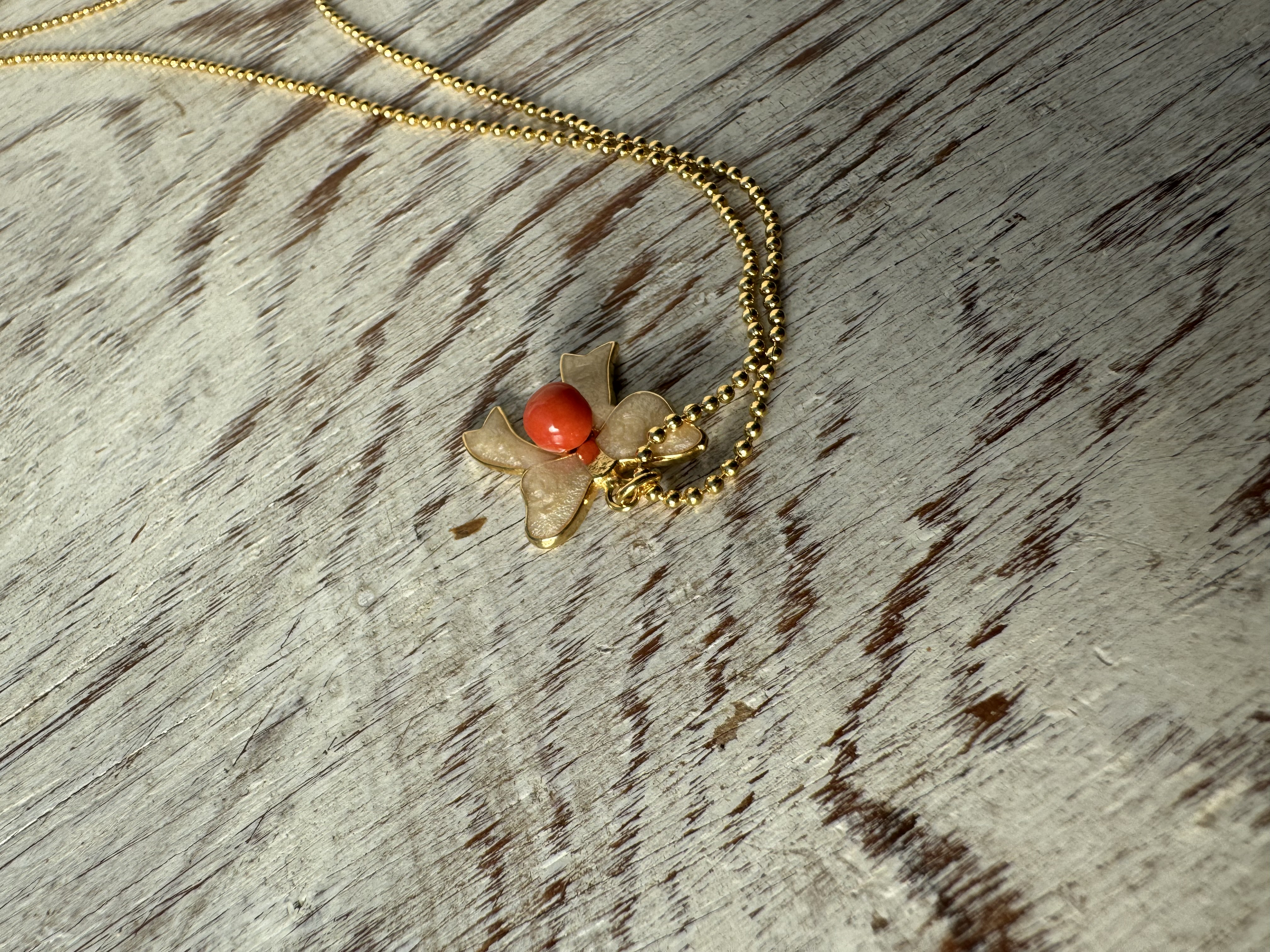 【送料無料企画品】Natural Precious Coral"（天然宝石珊瑚）高知産　赤珊瑚　ペンダント【りぼん　結】