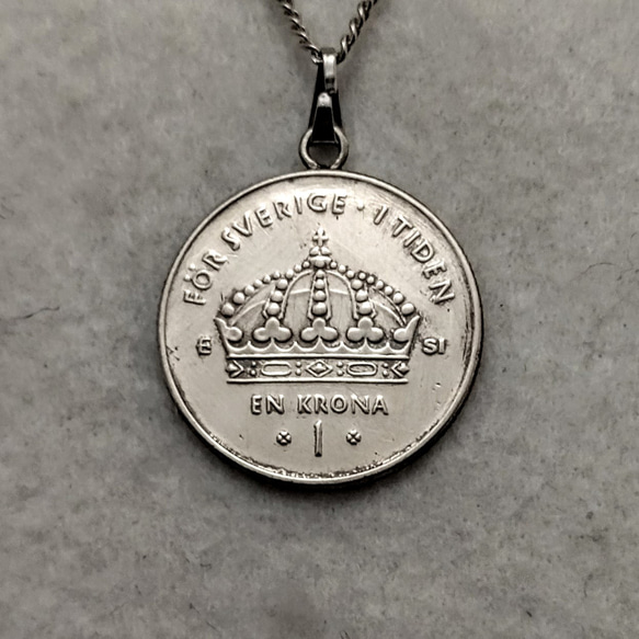 スウェーデンの王冠コインネックレス ネックレス・ペンダント aotama