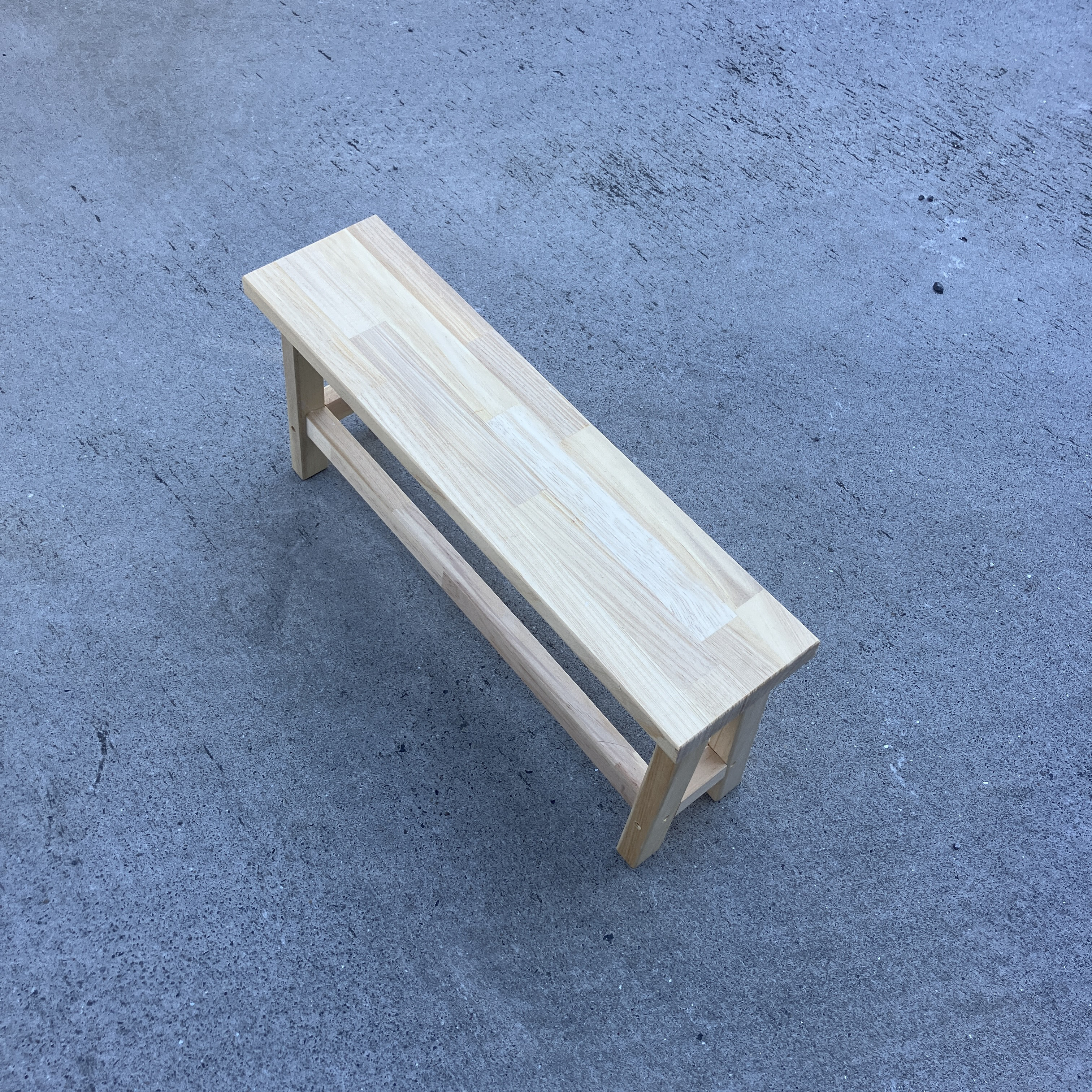 パイン三角脚のベンチチェア