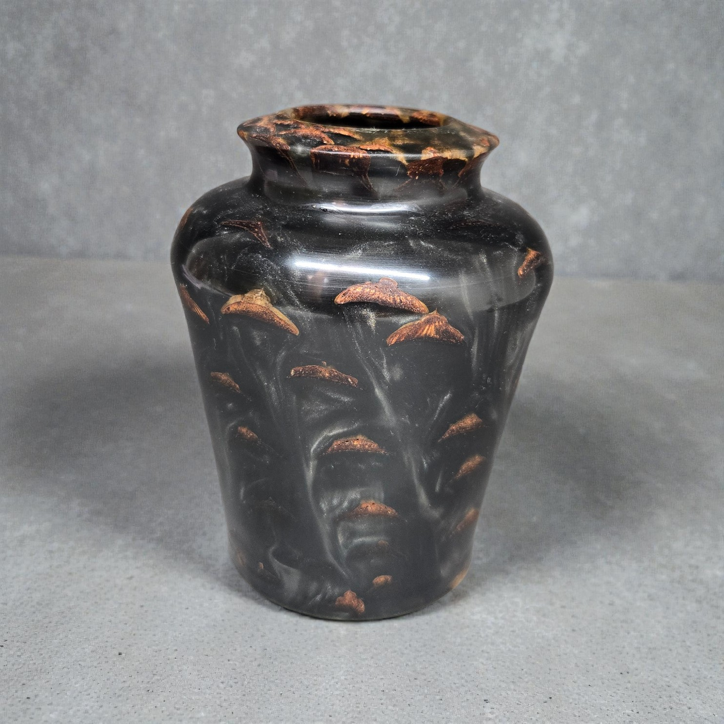 ​【一点物】松ぼっくりとレジンの旋盤削り出しポット「松の記憶」/ 高さ11.5cm / ウッドレジンオブジェ