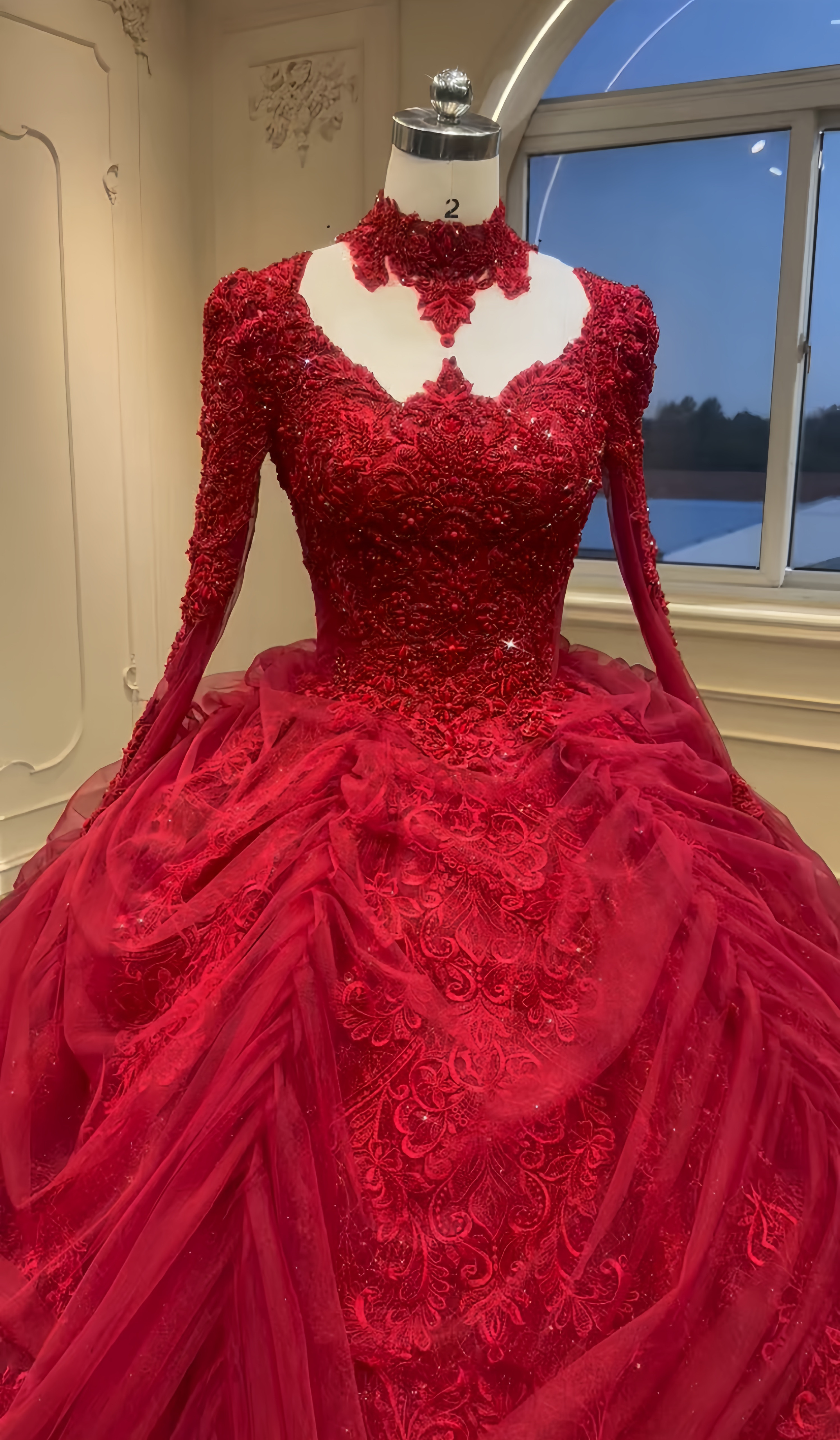 高級感溢れる！ホルターネック　紅色　ソフトチュール　韓国スタイル　グッリター　ストーン　長袖　冬婚春婚カラードレス二次会