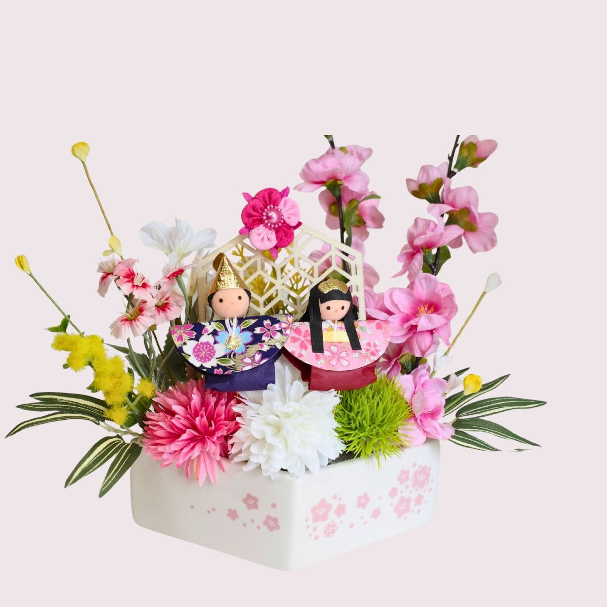 春を祝う お雛様アレンジメント｜桃・ミモザ・マム｜ひな祭り 造花 インテリア 送料無料