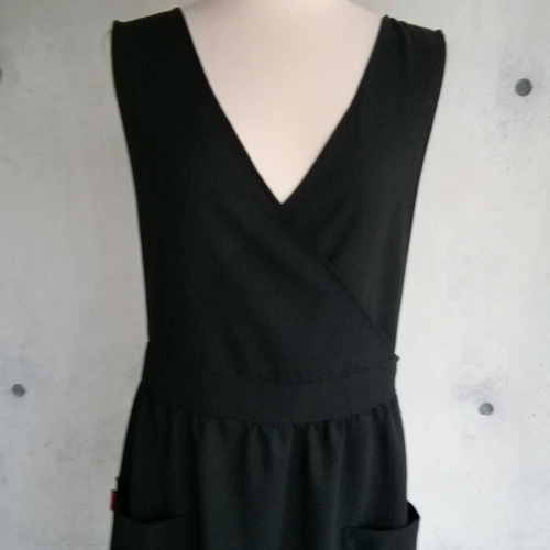 3Lサイズ 1枚限定セール【日本製】ツイルストレッチ黒 ギャザーかぶる