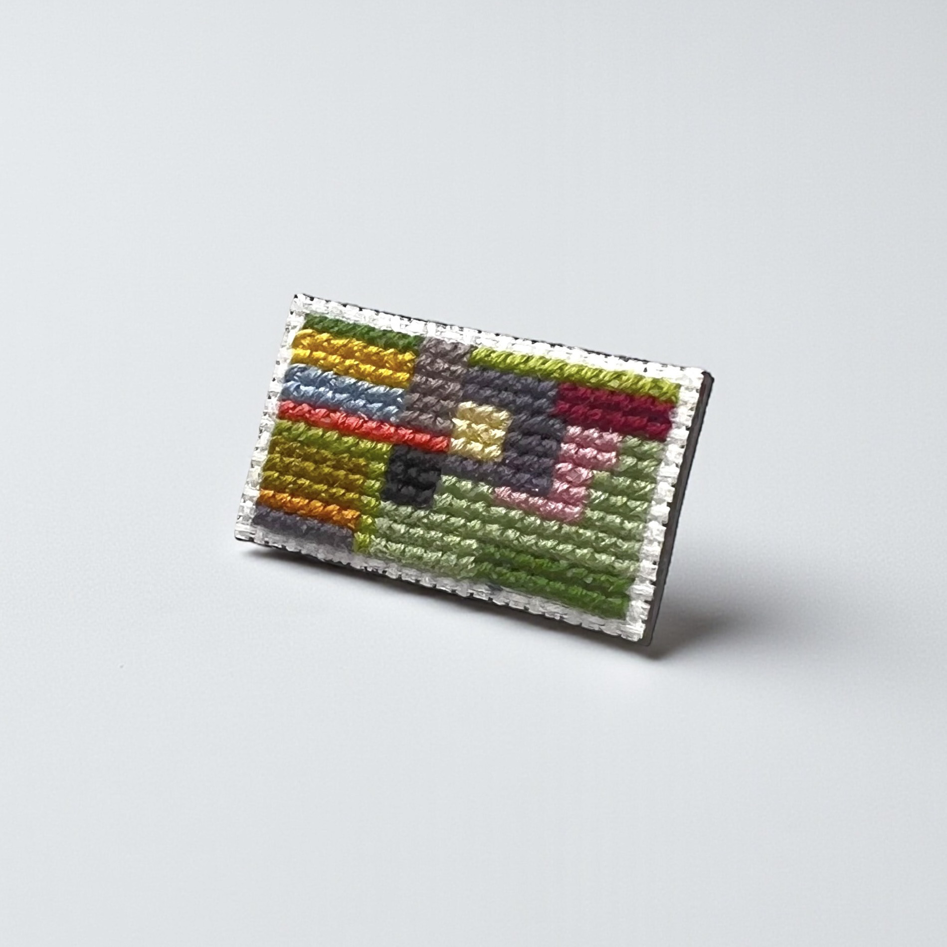 クロスステッチの彩り｜カラーパレット・ブローチ【21×37 / モダン×シック】　l-beaa003bro