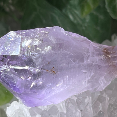 カコクセナイト内包 ミステリアス晶紋アメジスト 紫水晶 原石 ラフ