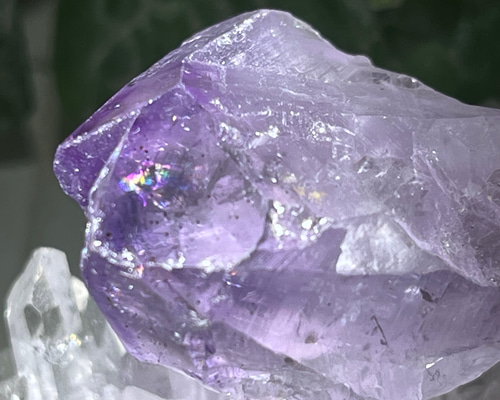 カコクセナイト内包 ミステリアス晶紋アメジスト 紫水晶 原石 ラフ