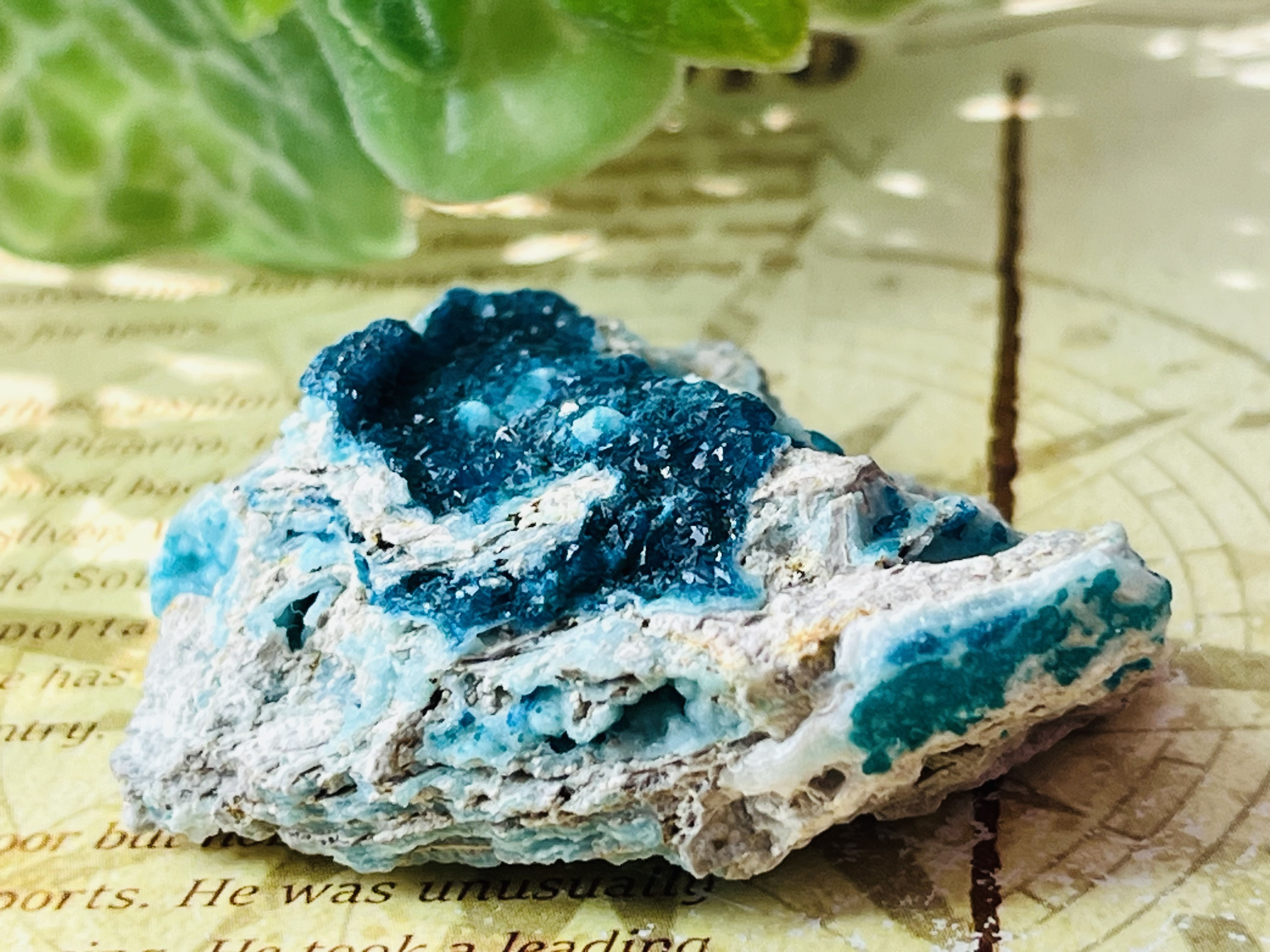 べゼリ石共生（ベゼライト）　ヘミモルファイト　異極鉱　原石　ラフストーン