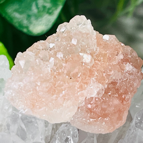 インド産 桜アポフィライト ラフストーン 原石 Fish eye stone 天然石