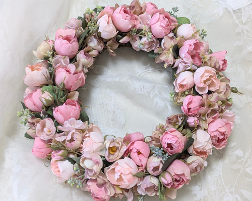 春の兆しを感じる ほんのり甘い大人ピンクのローズリース（大きめ33cm