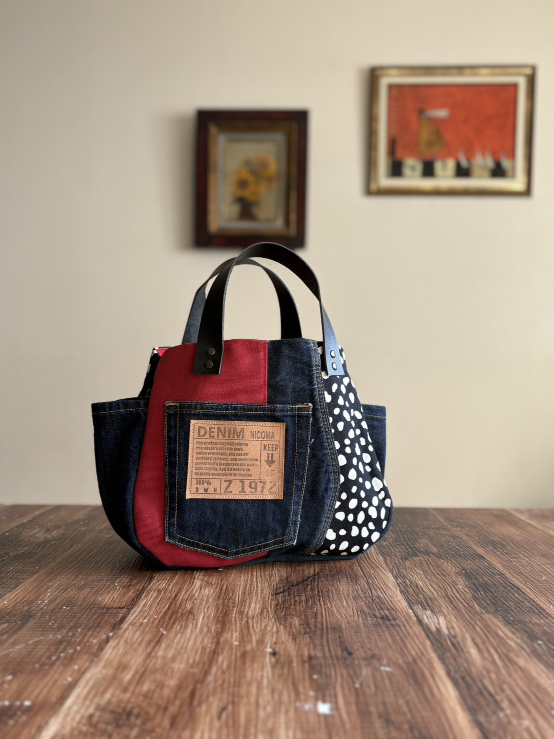 形を変えれるデニムと革のトートバッグ　デニムリメイク×赤✖️ダルメシアン【スマホのおうちがあるバッグ】