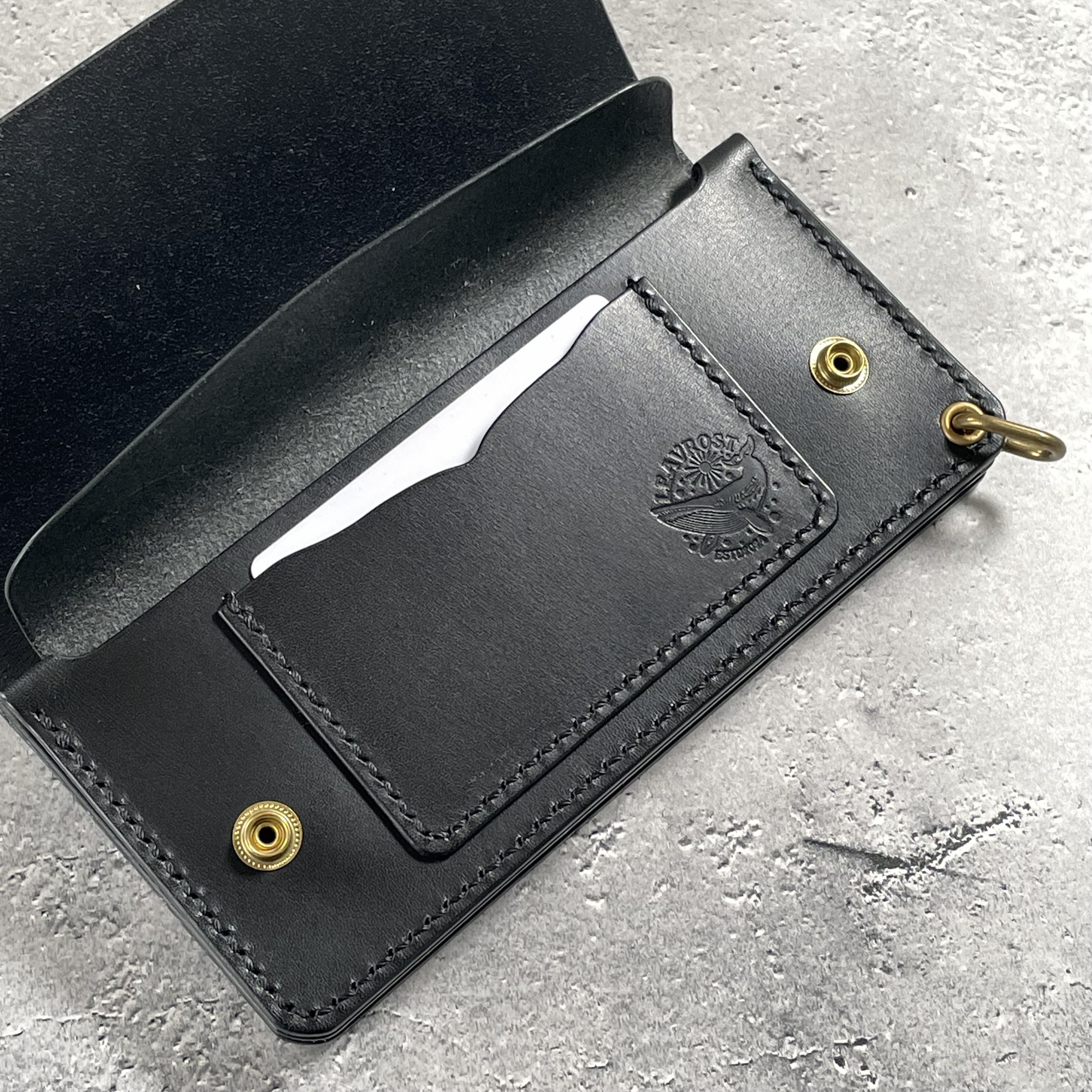 Trucker Wallet "CORE"｜総手縫いで仕立てる、イタリアンレザーCRUSTの堅牢な長財布