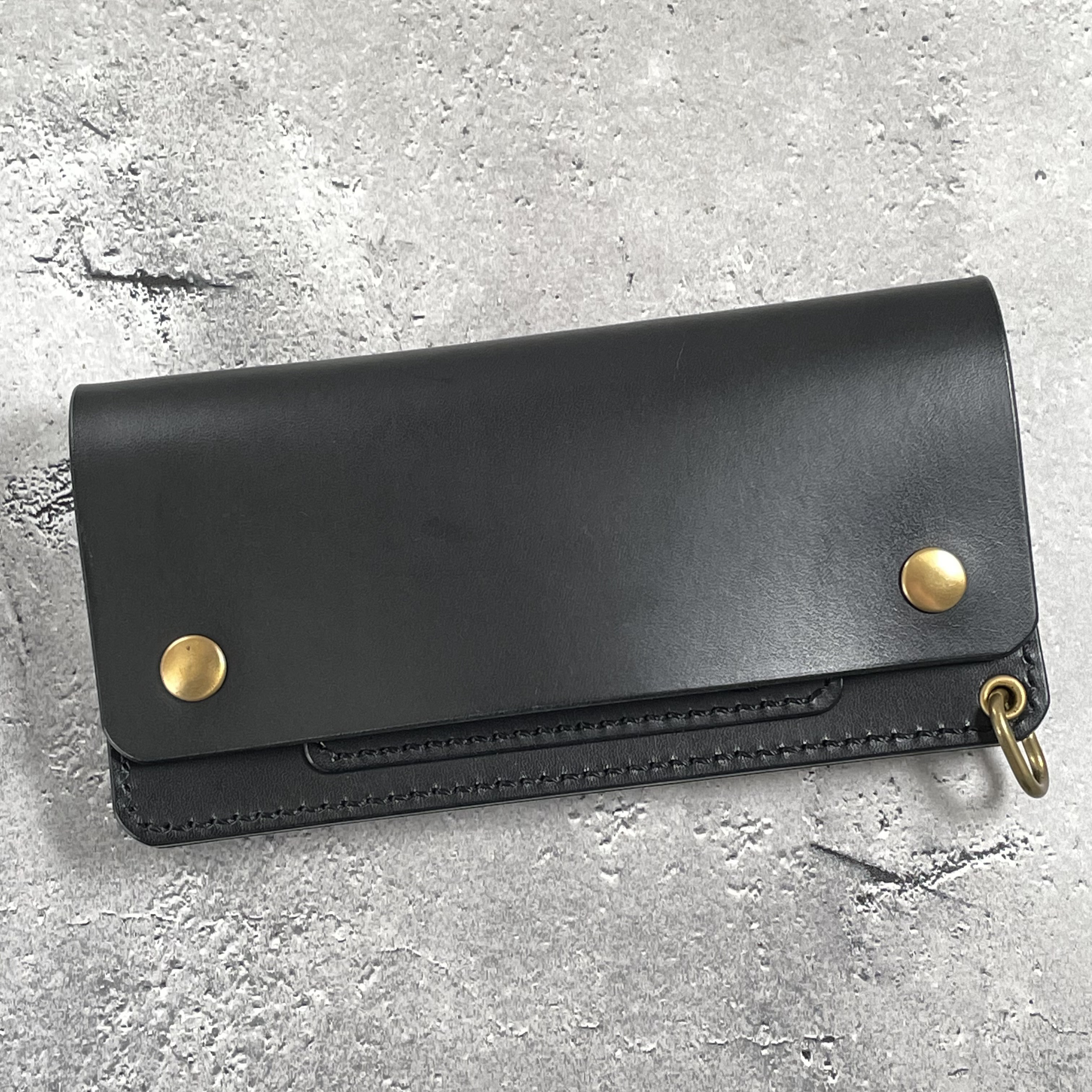 Trucker Wallet "CORE"｜総手縫いで仕立てる、イタリアンレザーCRUSTの堅牢な長財布