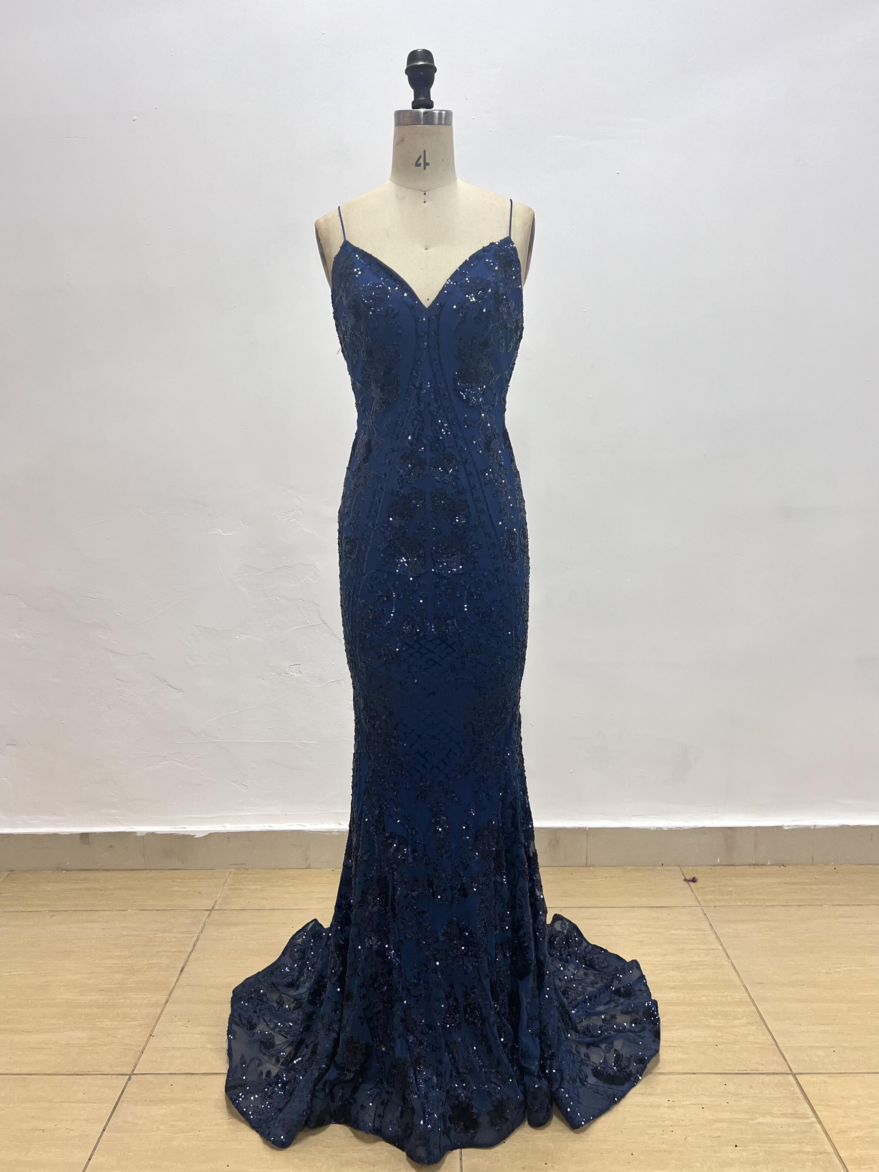 憧れのドレス　タイトスカート　ノースリーブ　ブルー　背中空き　コンテスト　パーティードレス　キラキラ優雅上品カラードレス