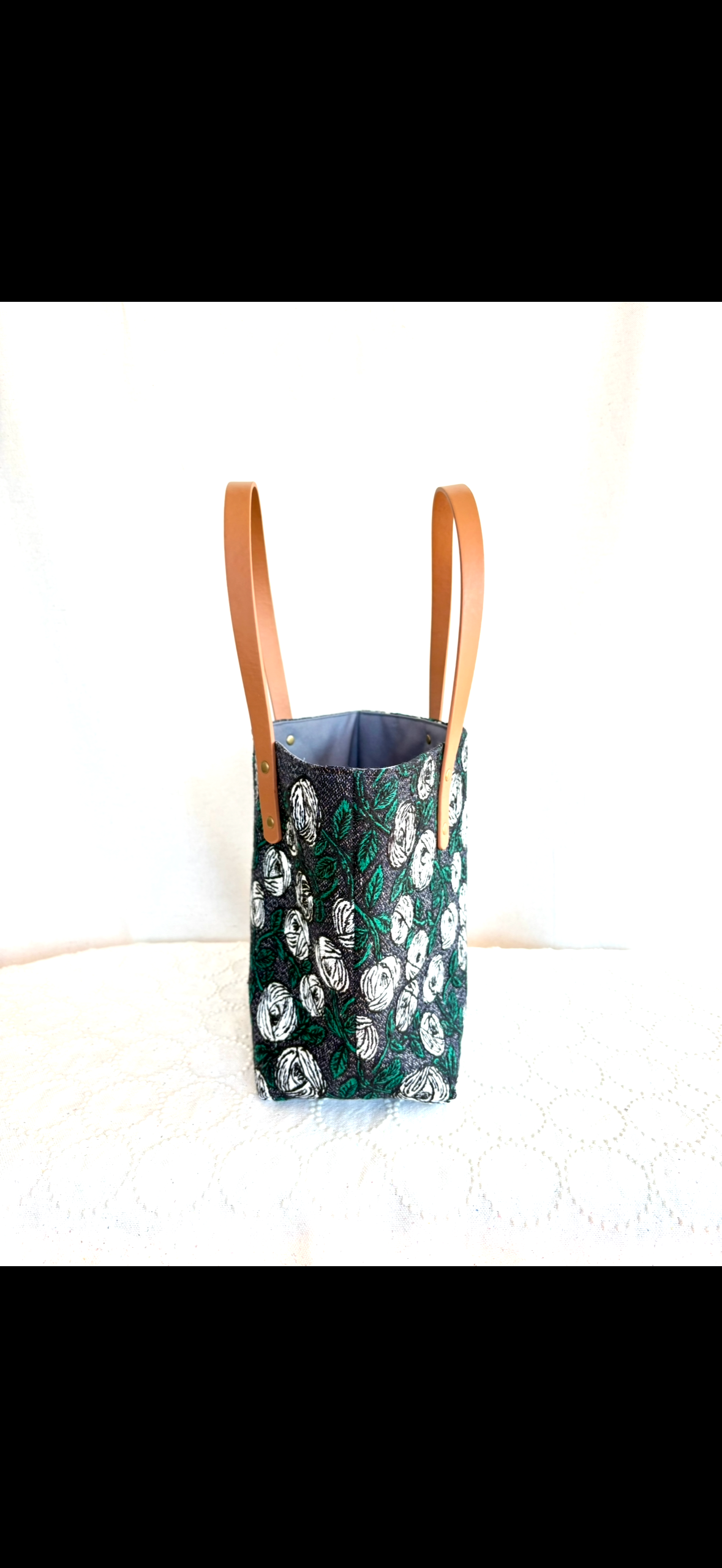 一点物　送料無料　ミナペルホネン  rosy  navy.  マチあり　トートバッグ  ハンドメイド