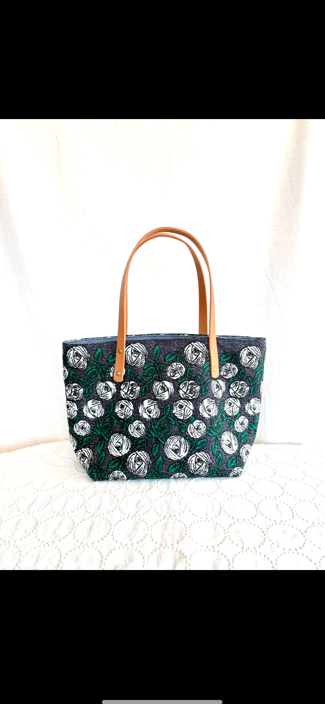 一点物　送料無料　ミナペルホネン  rosy  navy.  マチあり　トートバッグ  ハンドメイド