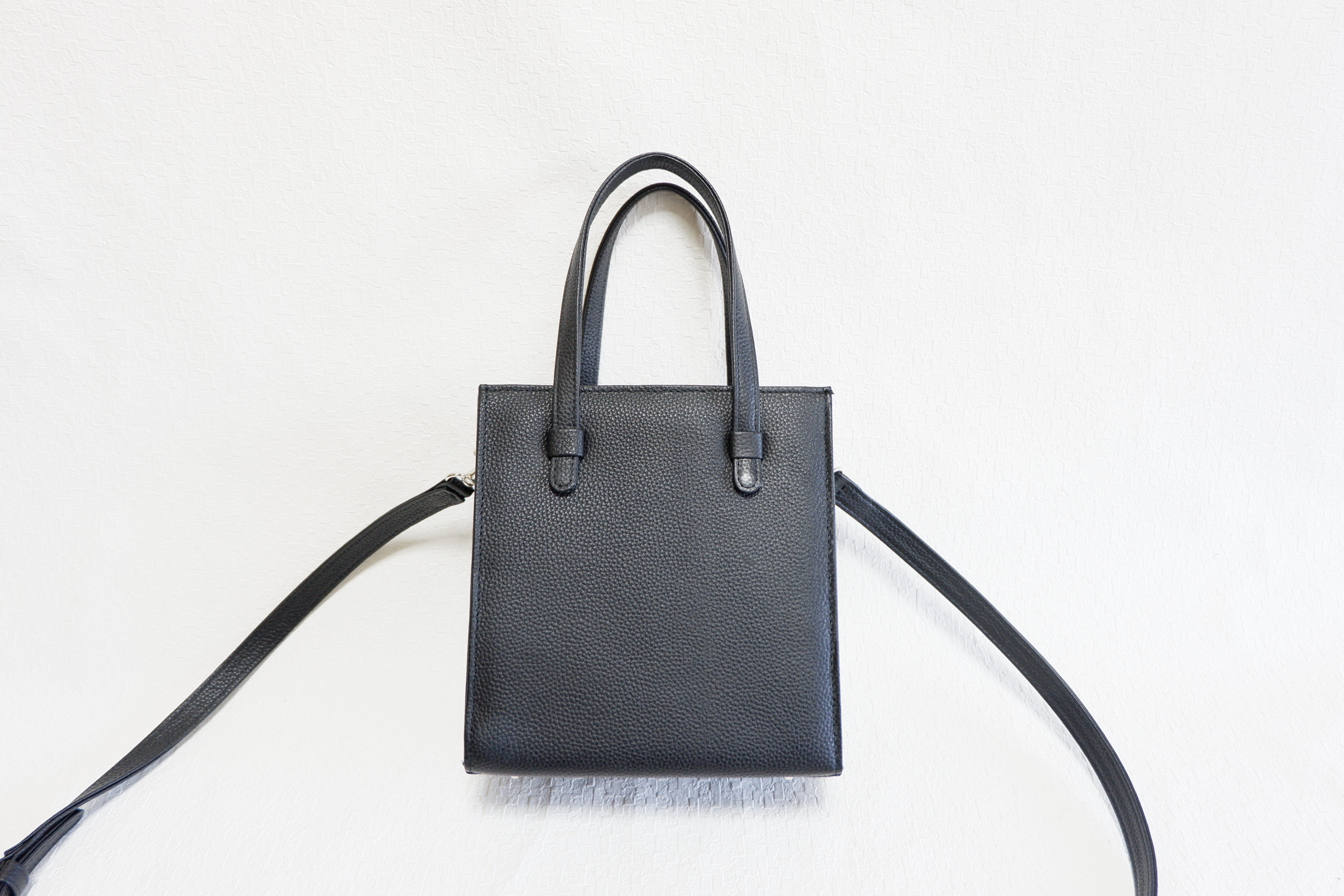 牛革　２way　小型手提げバッグ　縦型（ショルダー手紐付き）