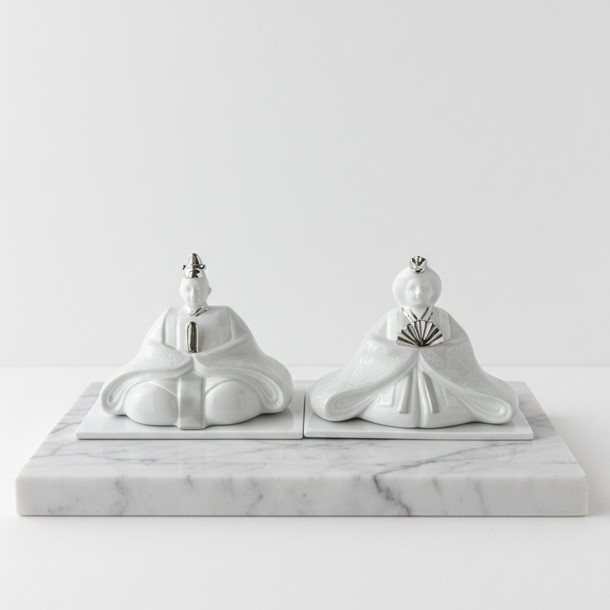 白をまとう現代雛 ― 白レースが美しいお雛様