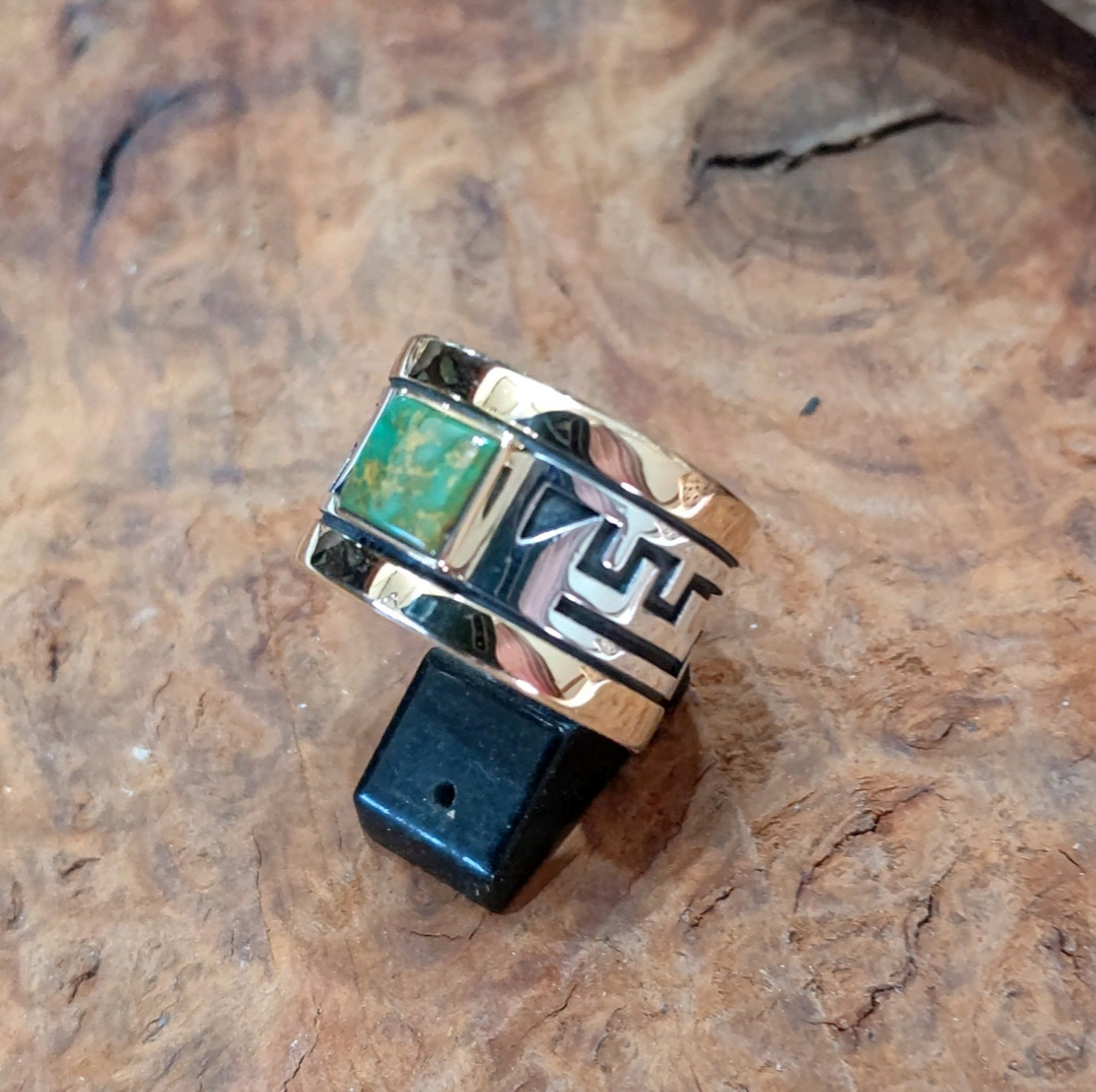 K18+シルバー950/オーバーレイによるアリゾナ産天然トルコ石「グリーンターコイズ」のリング