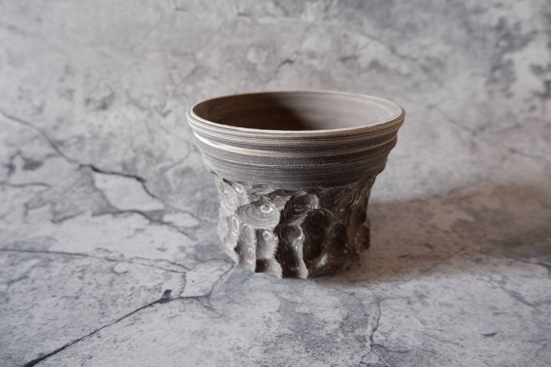 4.5号黒白練込み鉢392　塊根植物　多肉植物　アガベ　盆栽　植木鉢　作家鉢　鉢台　沖縄