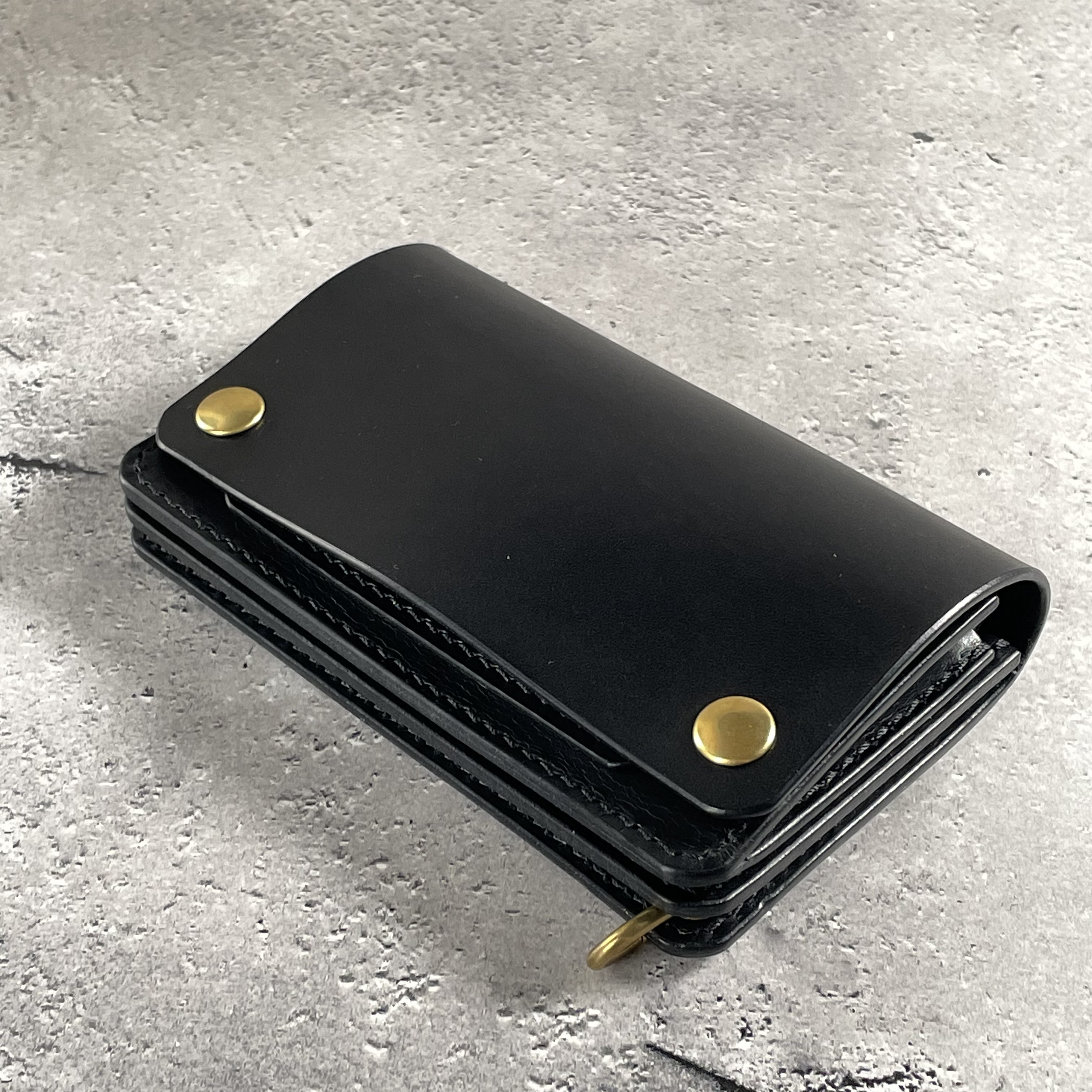 Middle Trucker Wallet”CORE mid”f｜総手縫い・イタリアンレザーCRUSTの堅牢なミドル財布