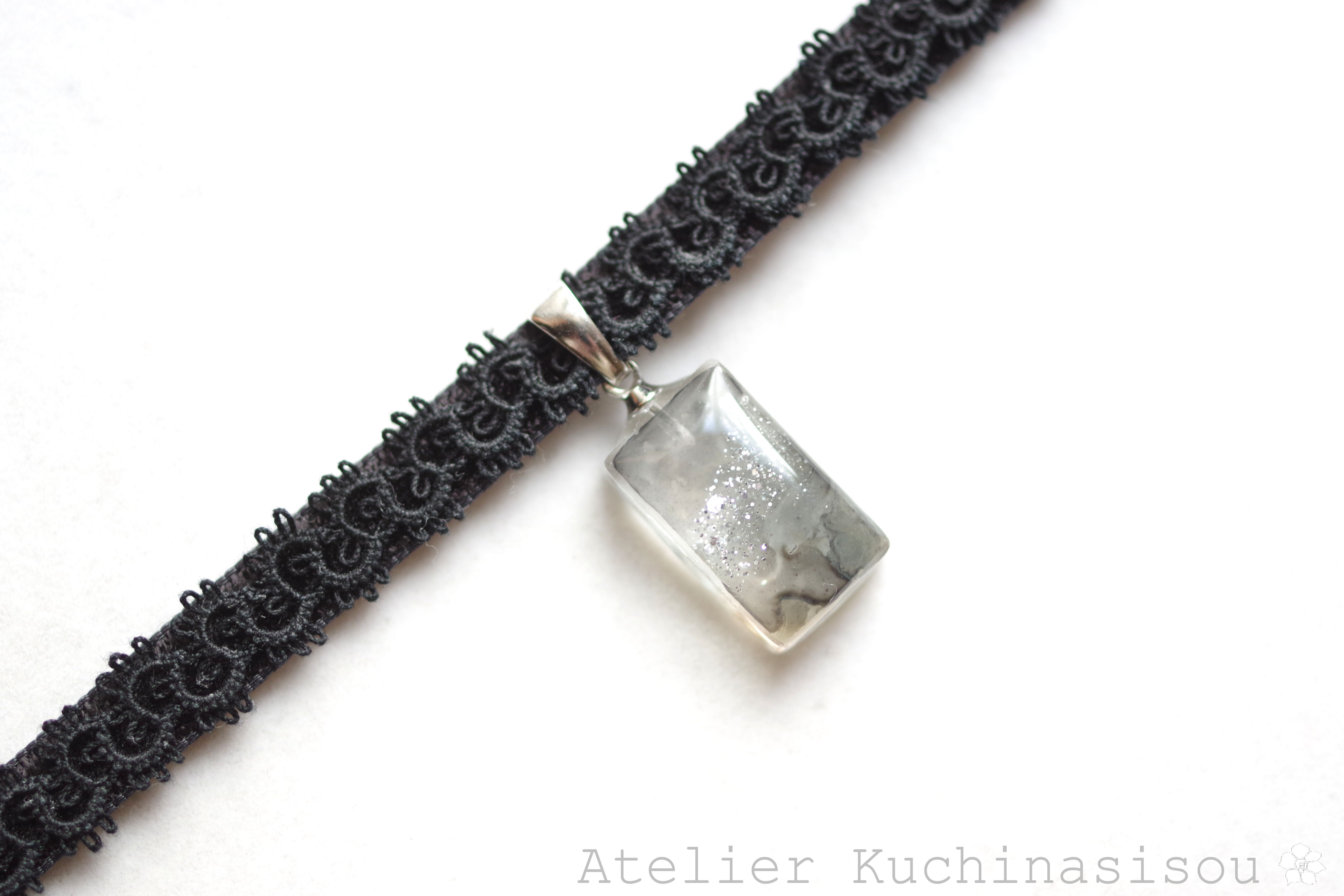 【受注製作】レジンアート　長方形モチーフとタティングレースとベルベットリボンのチョーカー〈イノセント〉