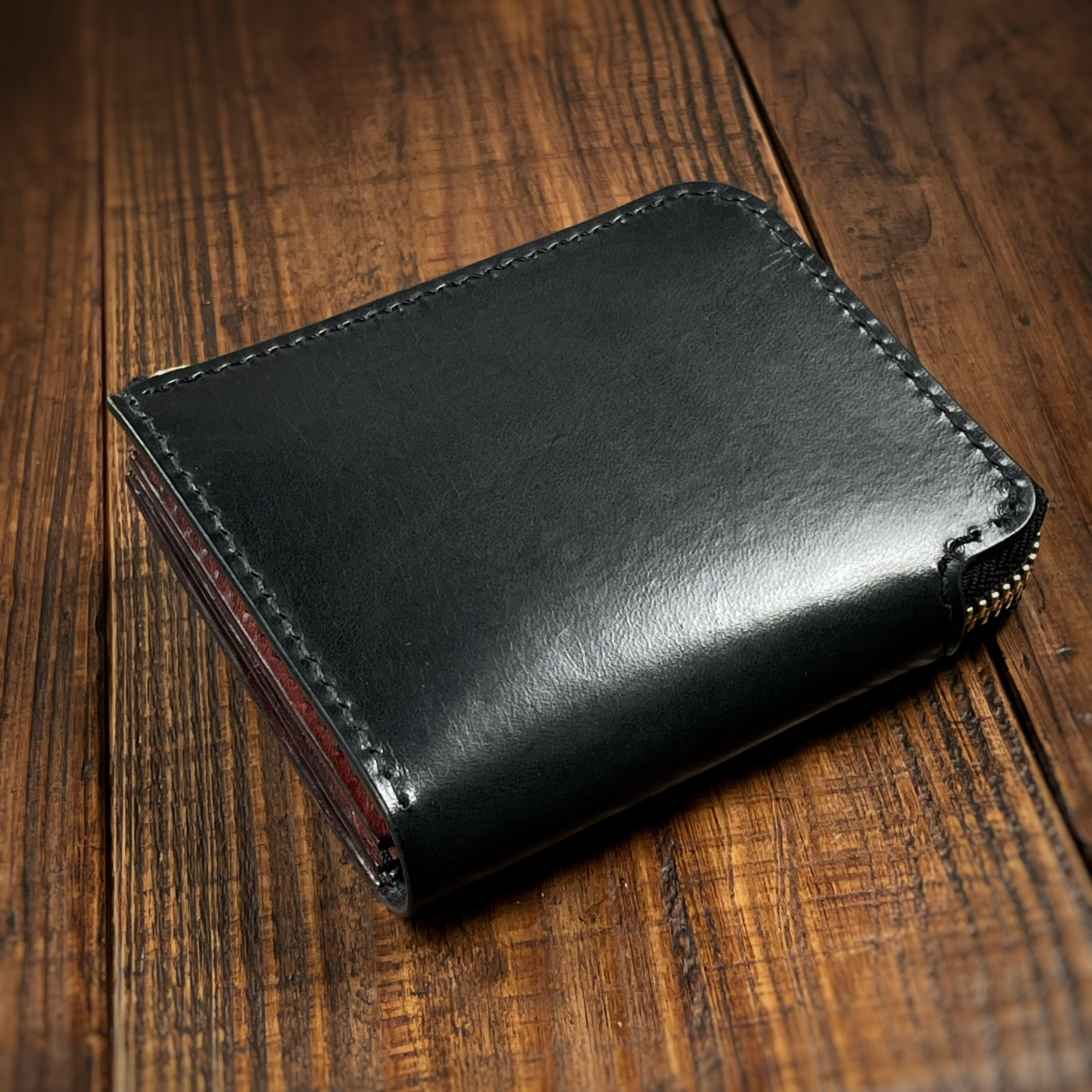 Lzip Wallet｜経年変化の異なる2種の革を組み合わせた、L字ファスナー財布