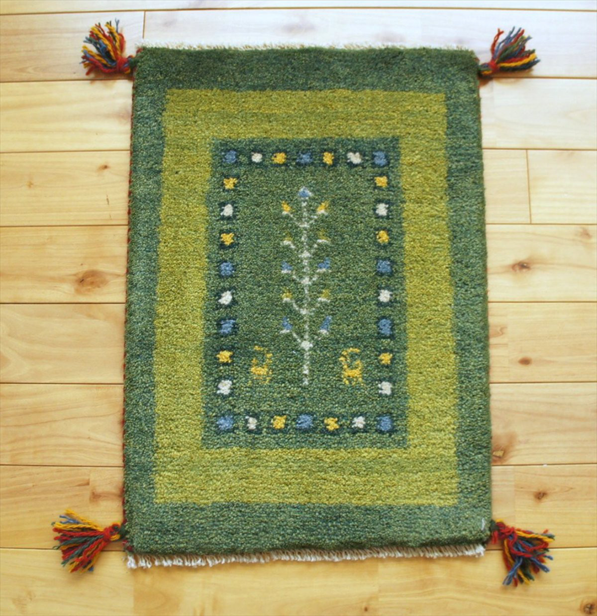 ペルシャ　ギャッベ　玄関マット小　ラグ　57x40cm　緑色　黄緑色　生命の木　ヤギ　NN19762