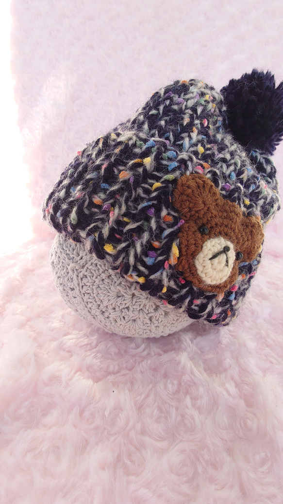 ​【手編み】ほっこりくまさんのポンポンニット帽ネイビー（全6色）｜ベビー・キッズ 4枚目の画像