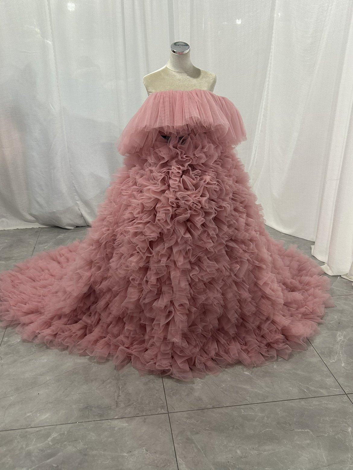 大好評中！カラードレス ローズピンク オフショルダー ボリュームドレス フレアスカート 前撮り