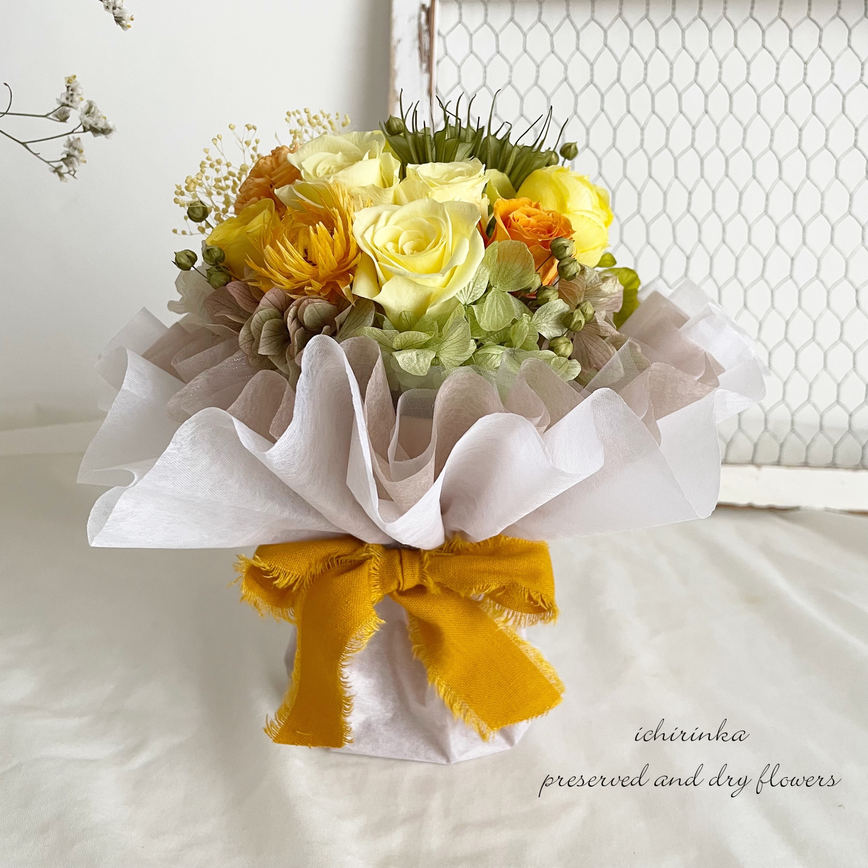 プリザーブドのスタンディングブーケ～イエロー～ 傘寿 米寿 卒寿 開業祝い プロポーズ 退職祝い プリザーブドフラワー 6,162円