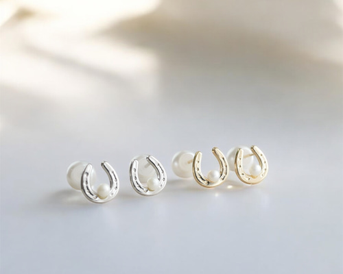 2026年干支 馬】ホースシュー K10/K10WG 淡水パールピアス ギフトにも