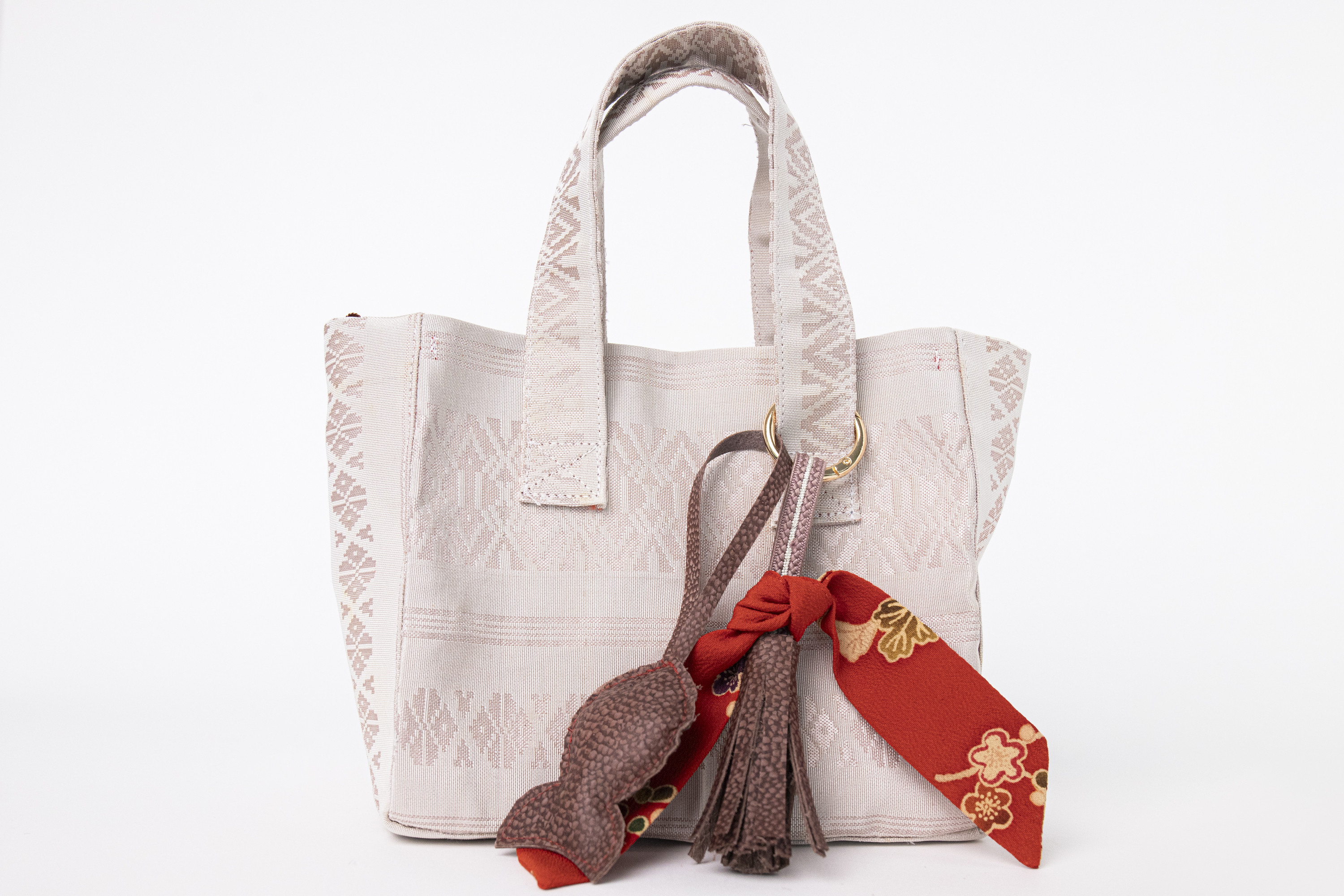 【鹿児島県錦江町 × Creema フィッシュレザー作品】フィッシュレザーチャーム付きトートバッグ