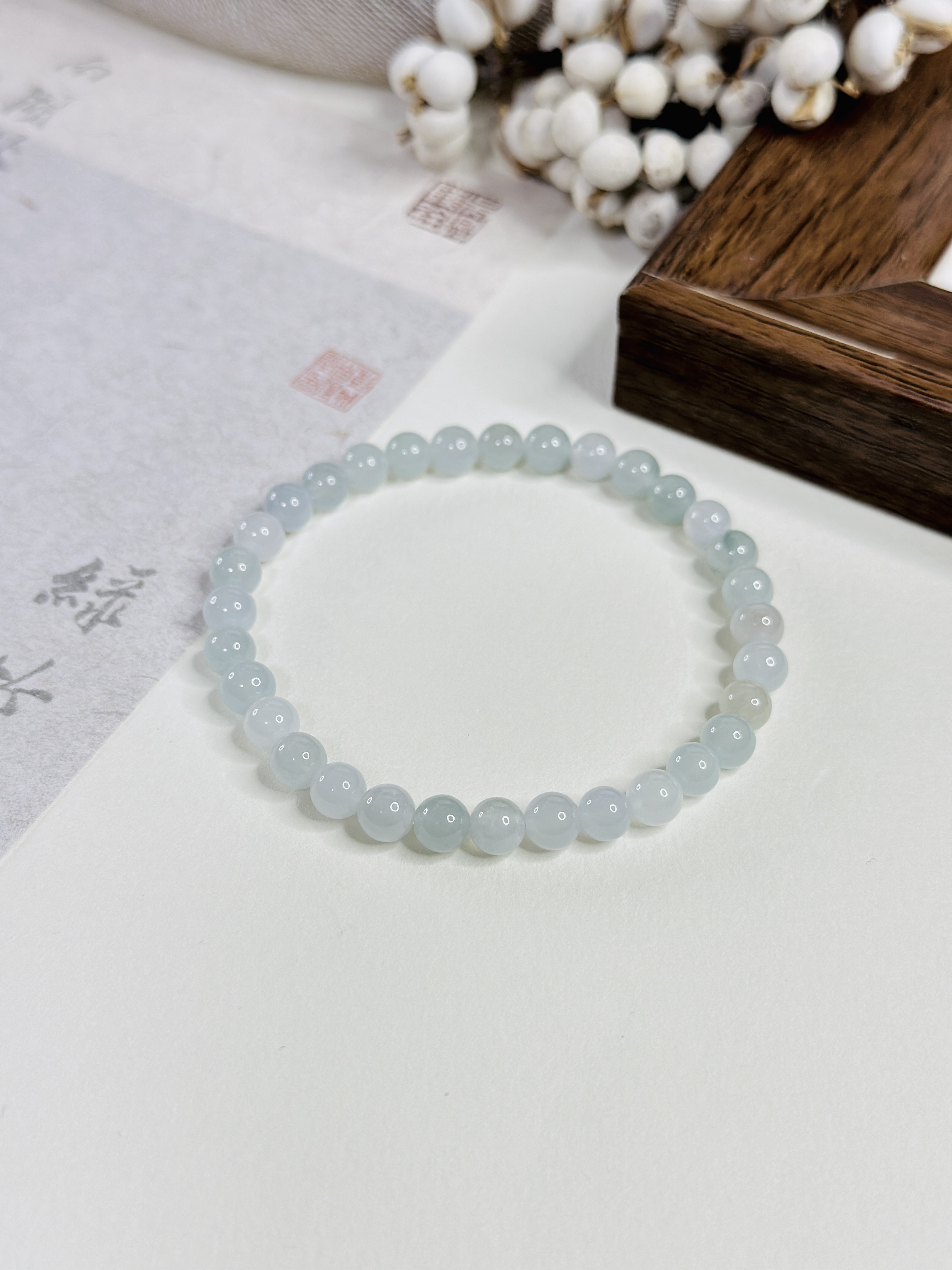 氷の光をまとう｜氷種翡翠 本翡翠ジェイド ブレスレット