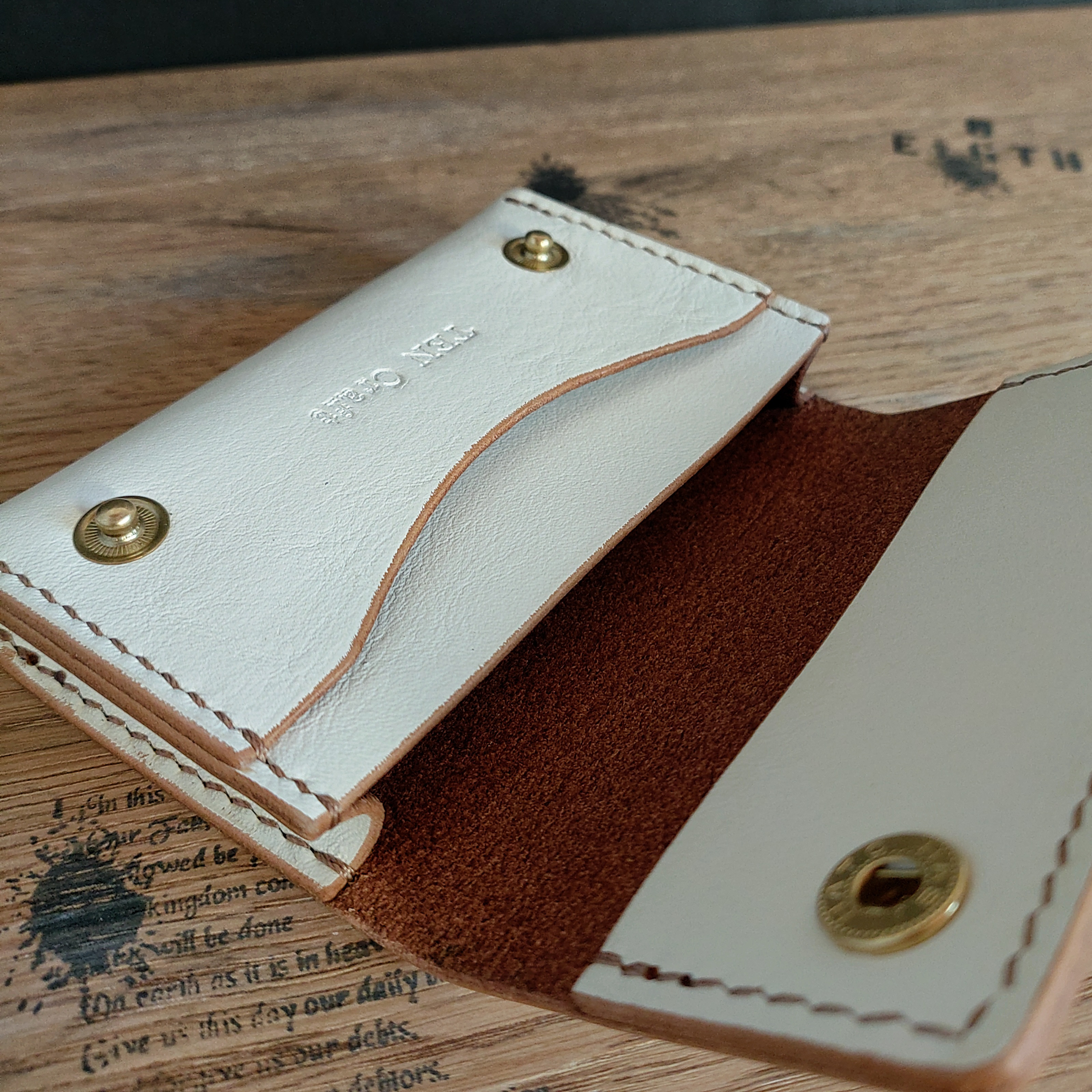 【牛革　茶芯ホワイト】 名刺入れ・カードケース