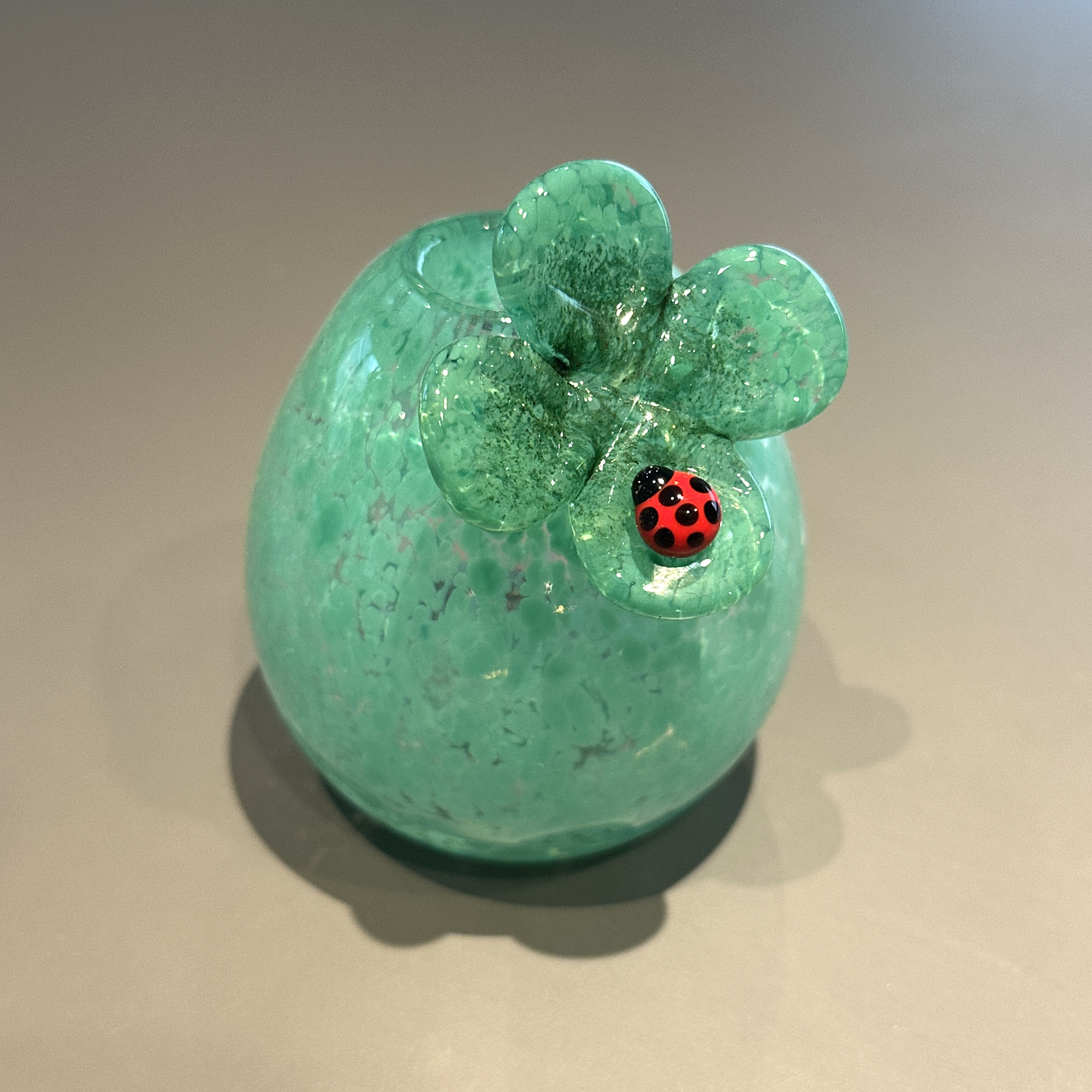 てんとう虫の花器