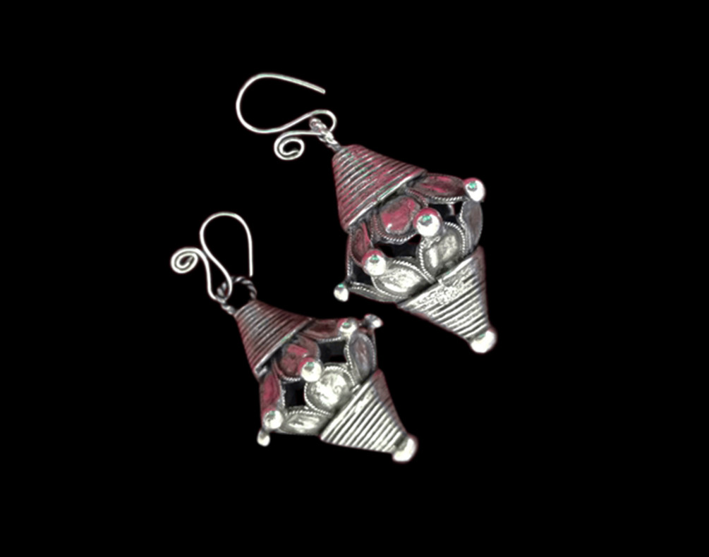 シルバーモンピアスチャイニーズエスニックジュエリーユニークモデルクラフツマンシップ＃103