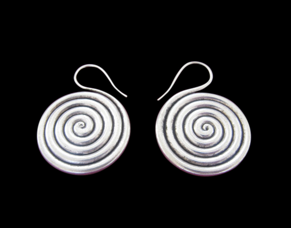 シルバーモンピアスチャイニーズエスニックジュエリーユニークモデルクラフツマンシップ＃111