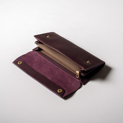 【一體成型皮革，隱藏式五金配件】飽滿的長錢包，採用隱藏式按扣，義大利皮革（紫色） 第3張的照片