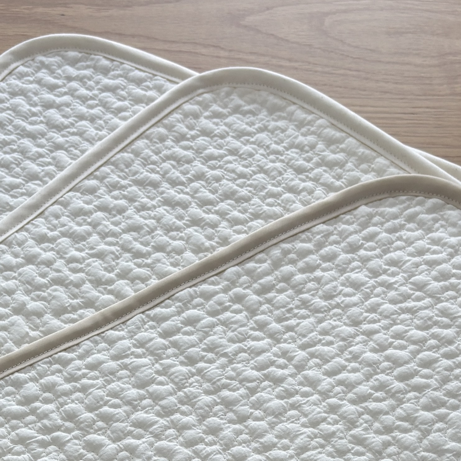 おむつ替えマット 45✖️45cm 3枚セット ☆ 韓国イブルのキルティングマット おしりマット リバーシブルタイプ 4,200円