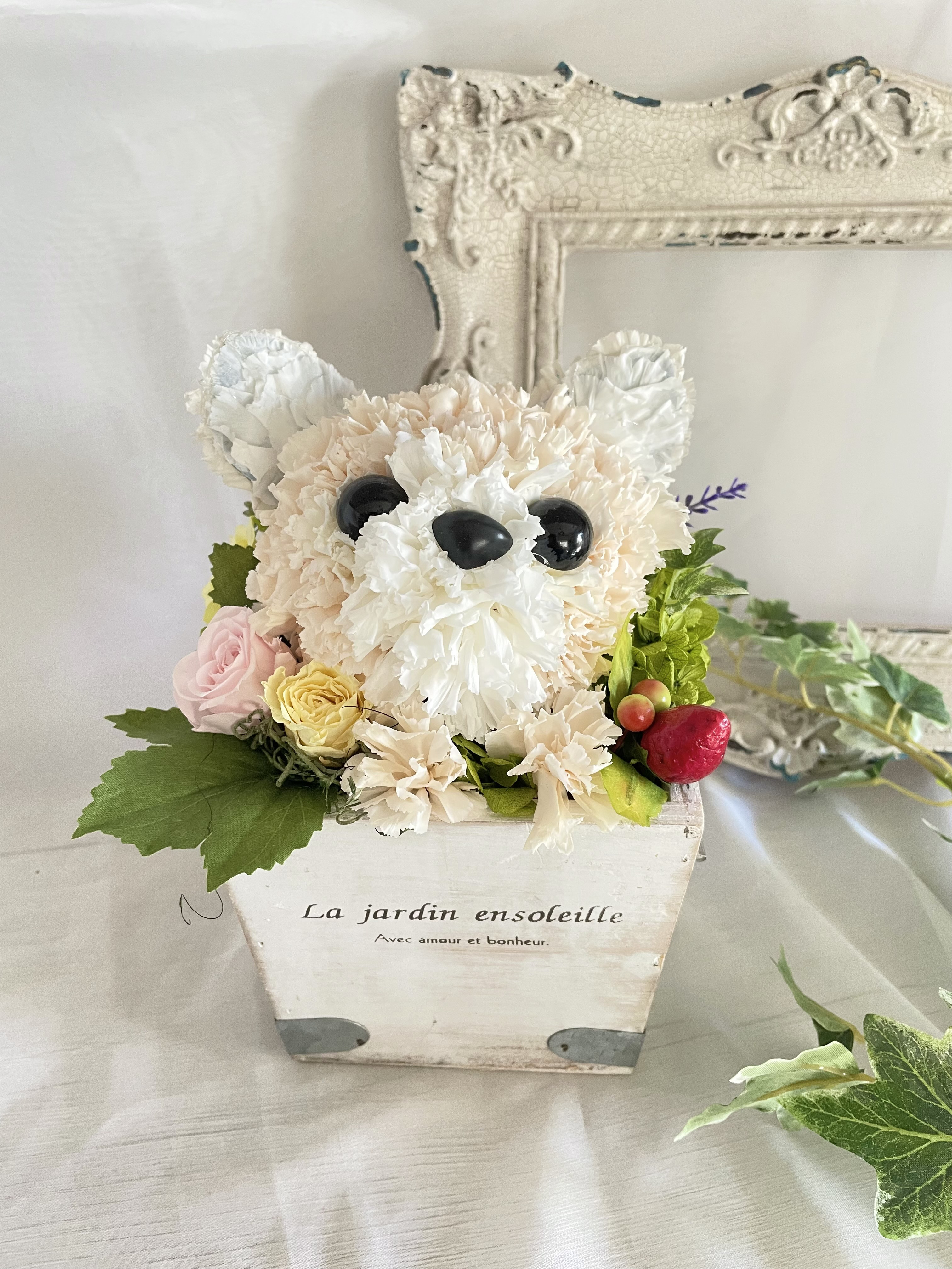 プレゼントにもおすすめ！クリーム系チワワのパーティ柄(花っぷりフラワーペット)