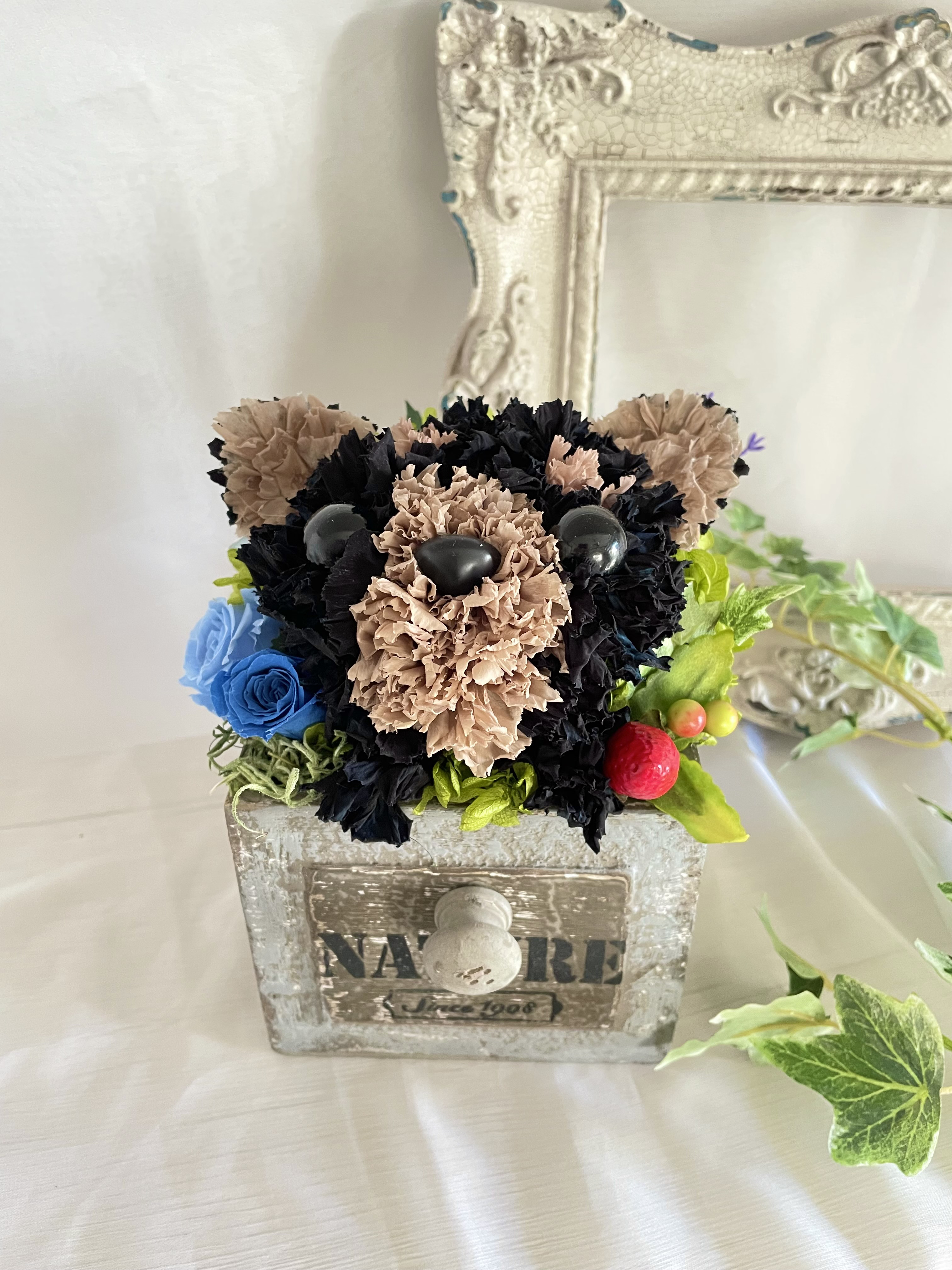 プレゼントにもおすすめ！ブラックタンチワワちゃん(花っぷりフラワーペット)