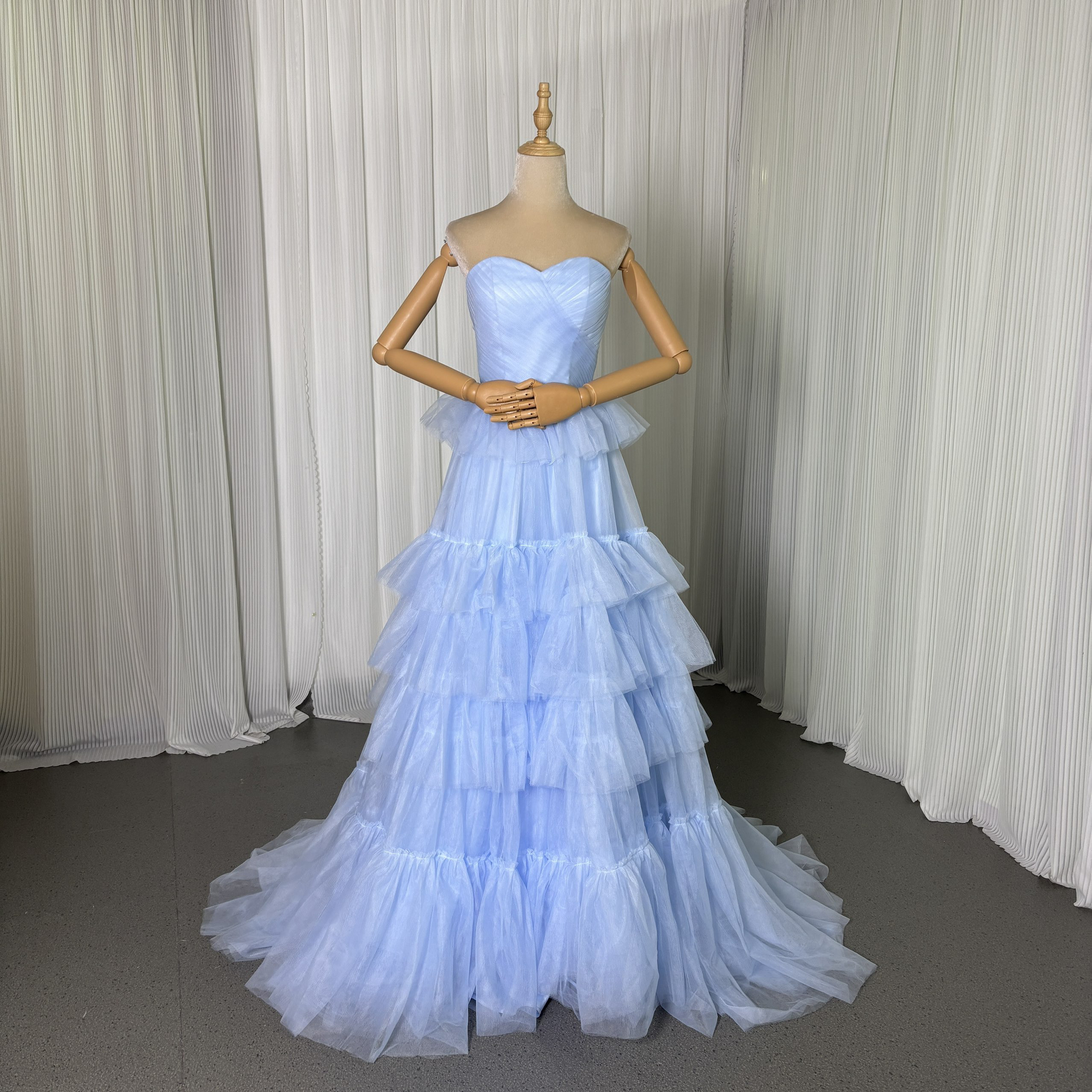 送料無料！カラードレス ビスチェドレスドレス 取り外し可能な付け袖 爽やかで優しいブルー ティアードのドレス 前撮り