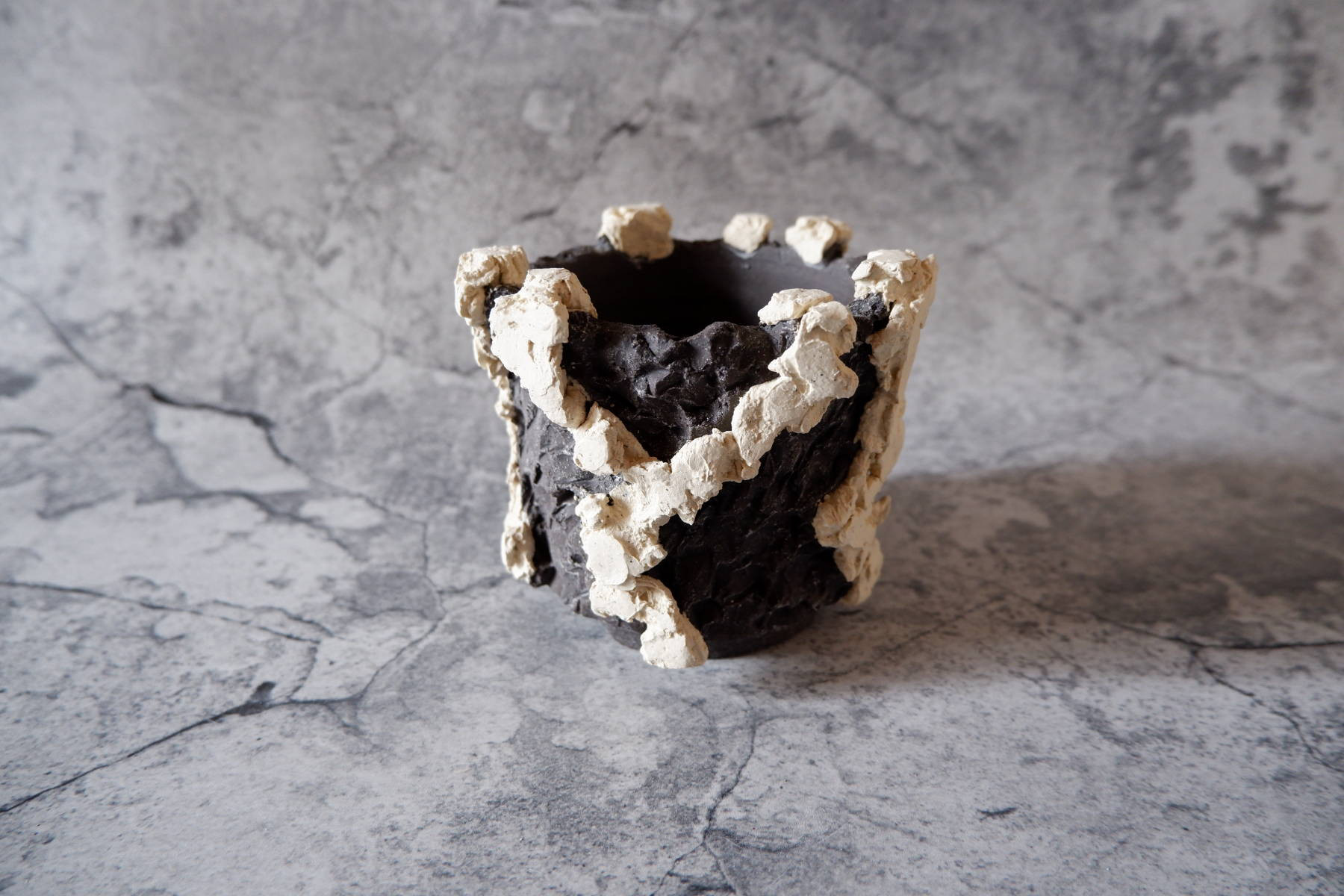 3号白化粧黒鉢401　塊根植物　多肉植物　アガベ　盆栽　植木鉢　作家鉢　鉢台　沖縄