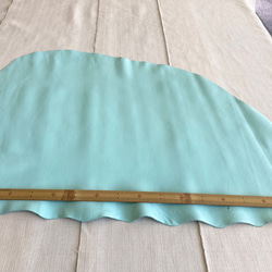 牛革　カット革　スムース　薄緑　ライトグリーン　ミント　ハンドメイド＃No.CL72　レザークラフト　本革 1枚目の画像