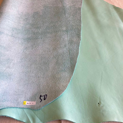 牛革　カット革　スムース　薄緑　ライトグリーン　ミント　ハンドメイド＃No.CL72　レザークラフト　本革 4枚目の画像