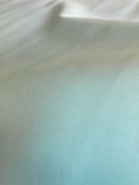 牛革　カット革　スムース　薄緑　ライトグリーン　ミント　ハンドメイド＃No.CL72　レザークラフト　本革 3枚目の画像