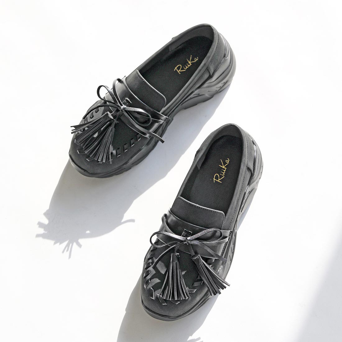 足元に程よい存在感を添える ボリュームソール タッセルローファー♪大人の日常に寄り添う 厚底シューズ【S/M/L/LL】