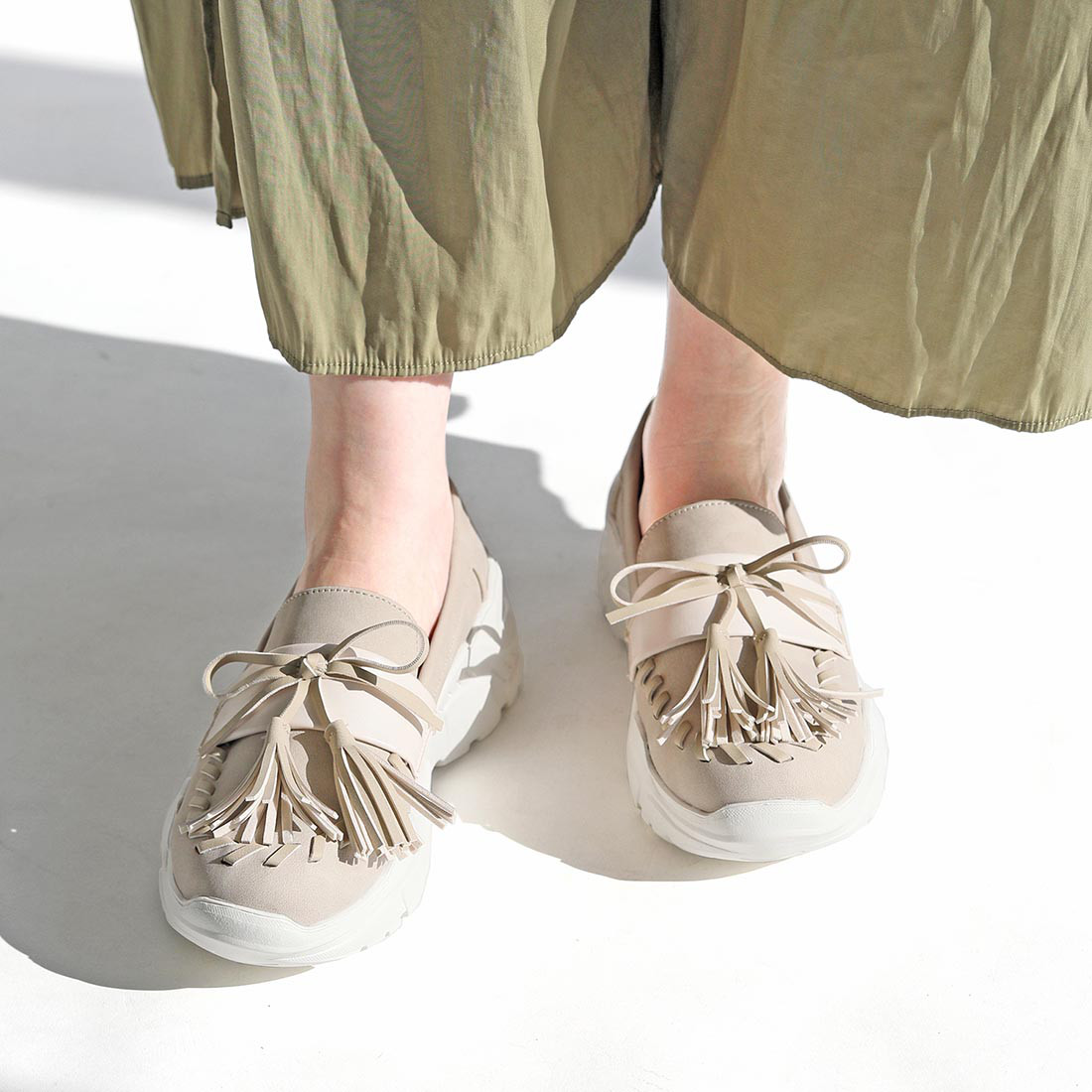 足元に程よい存在感を添える ボリュームソール タッセルローファー♪大人の日常に寄り添う 厚底シューズ【S/M/L/LL】